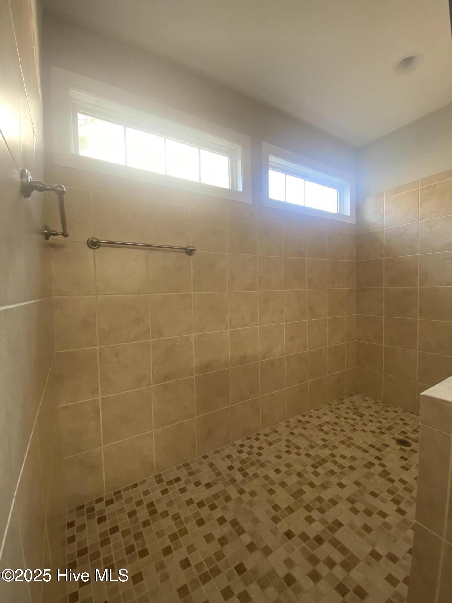 100504440 | Photo 15