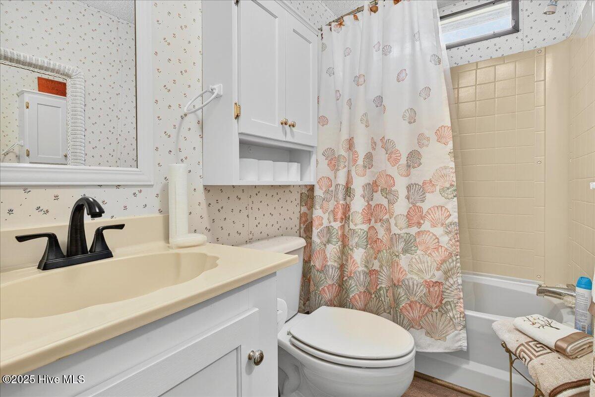 100534395 | Photo 30