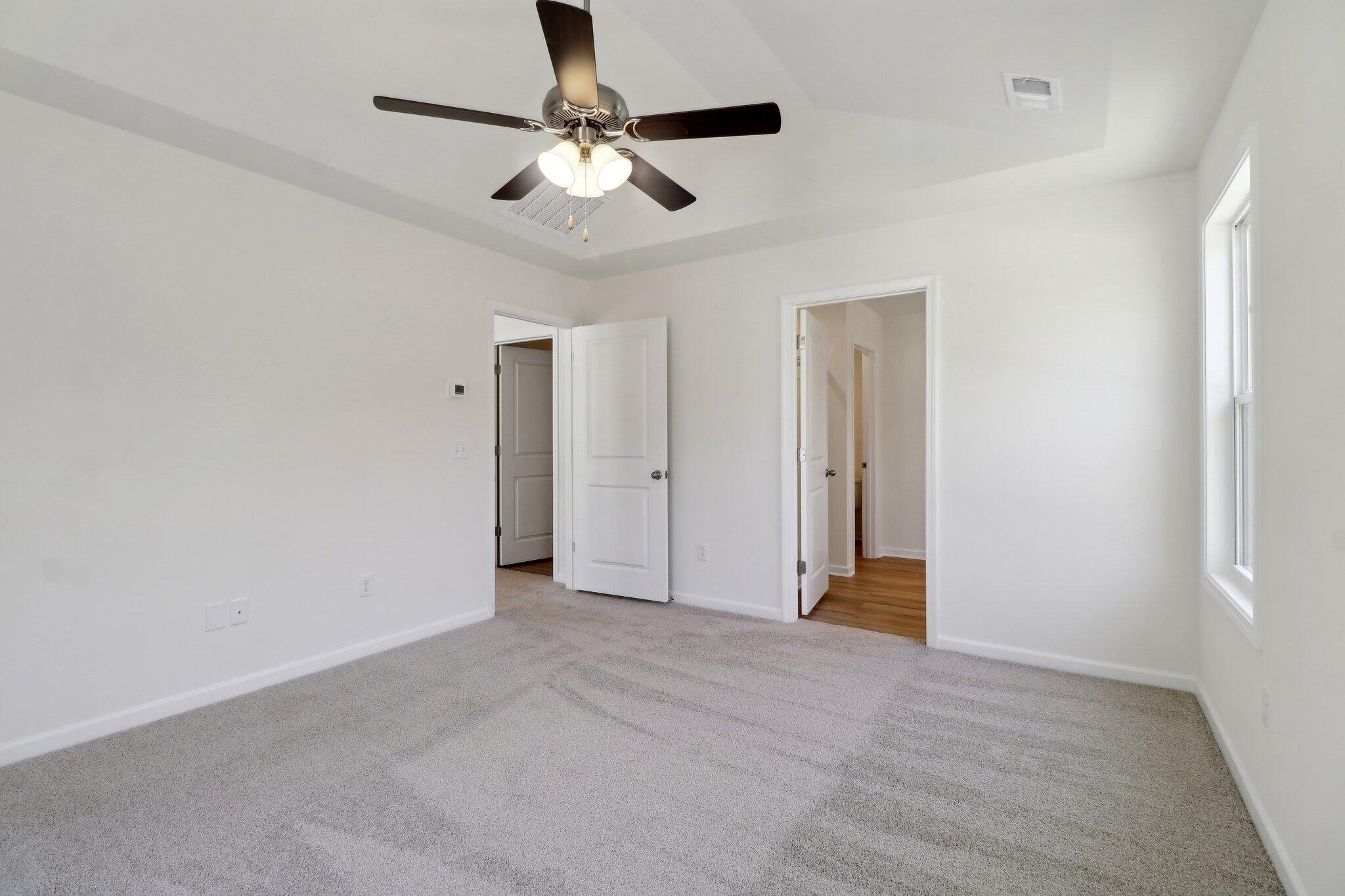 39-web-or-mls-Flat Coat Ln-025