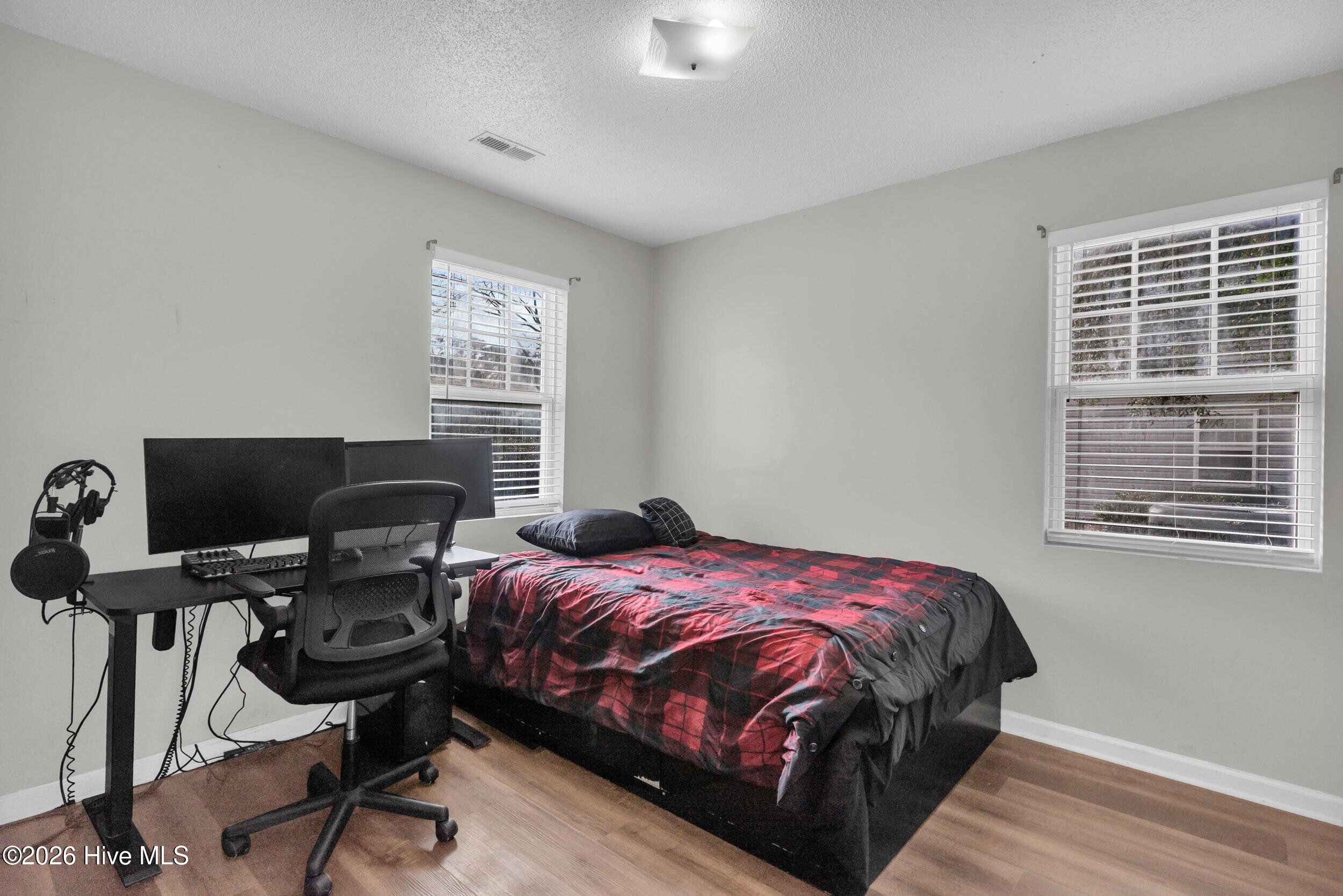 100548412 | Photo 10