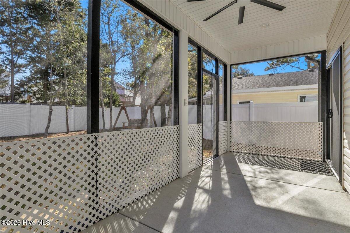 100552263 | Photo 30