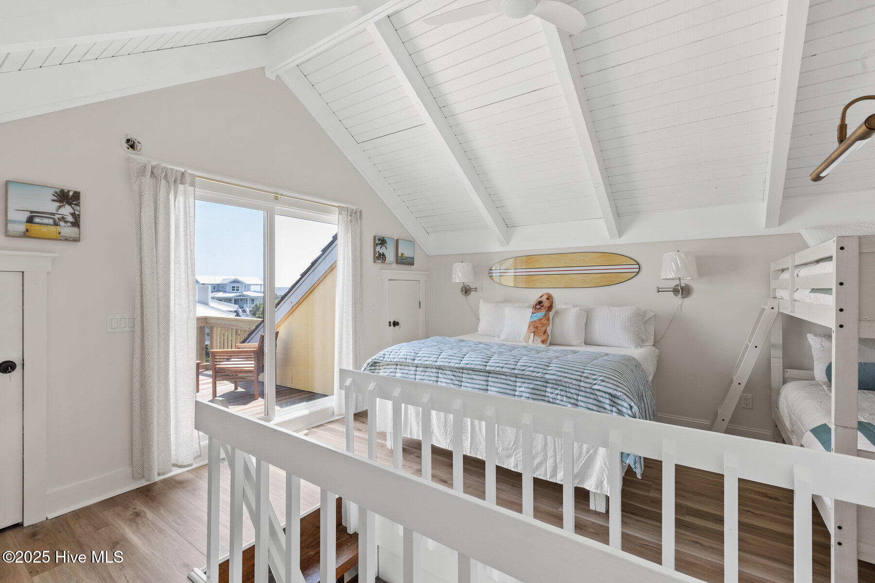 100540785 | Photo 34