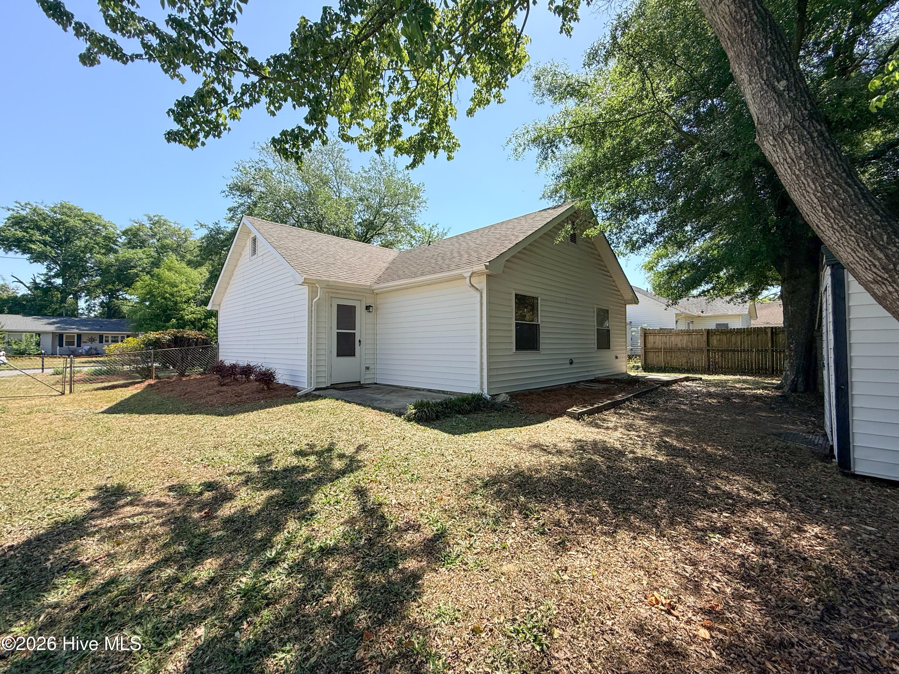 100568255 | Photo 66