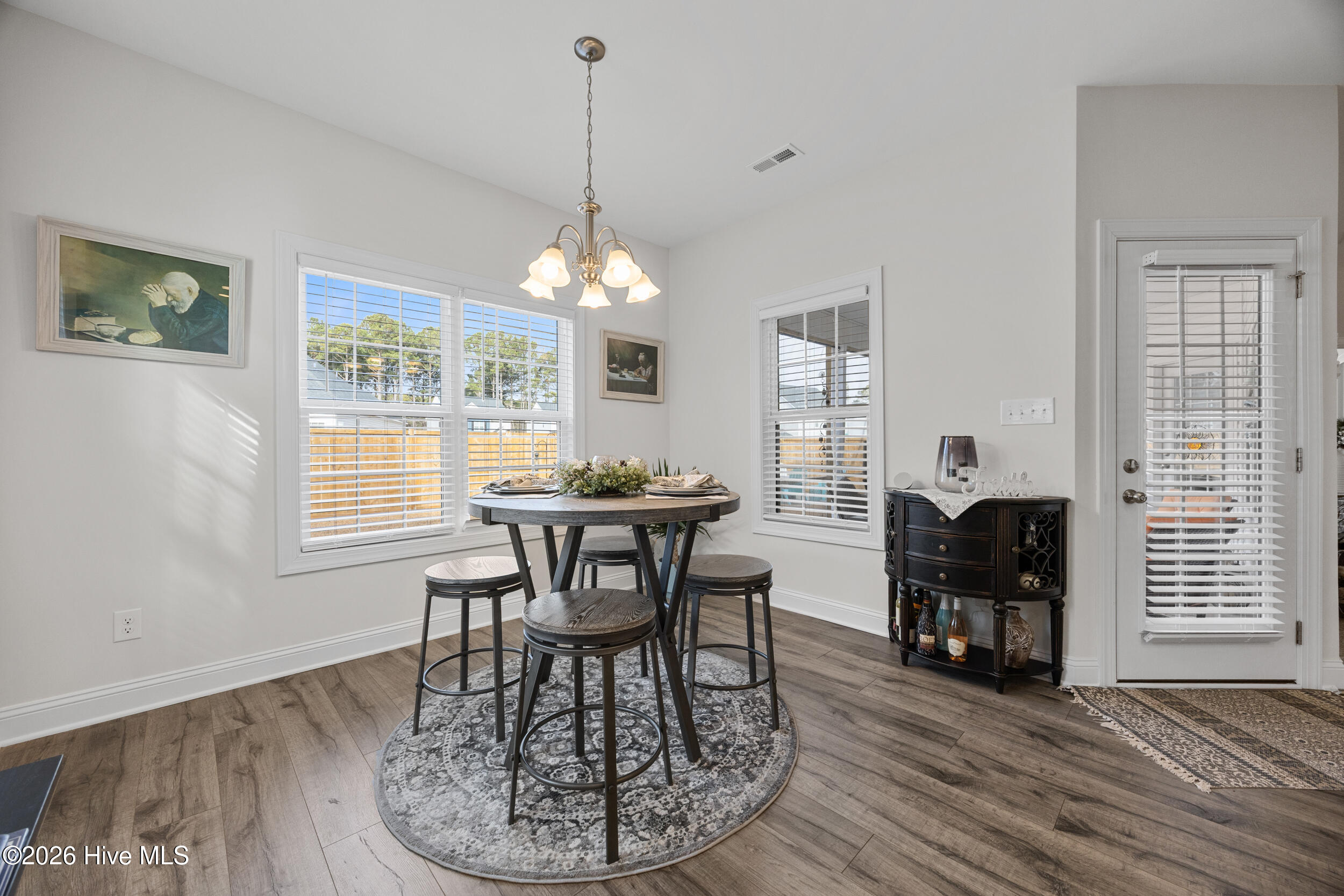 100547836 | Photo 20