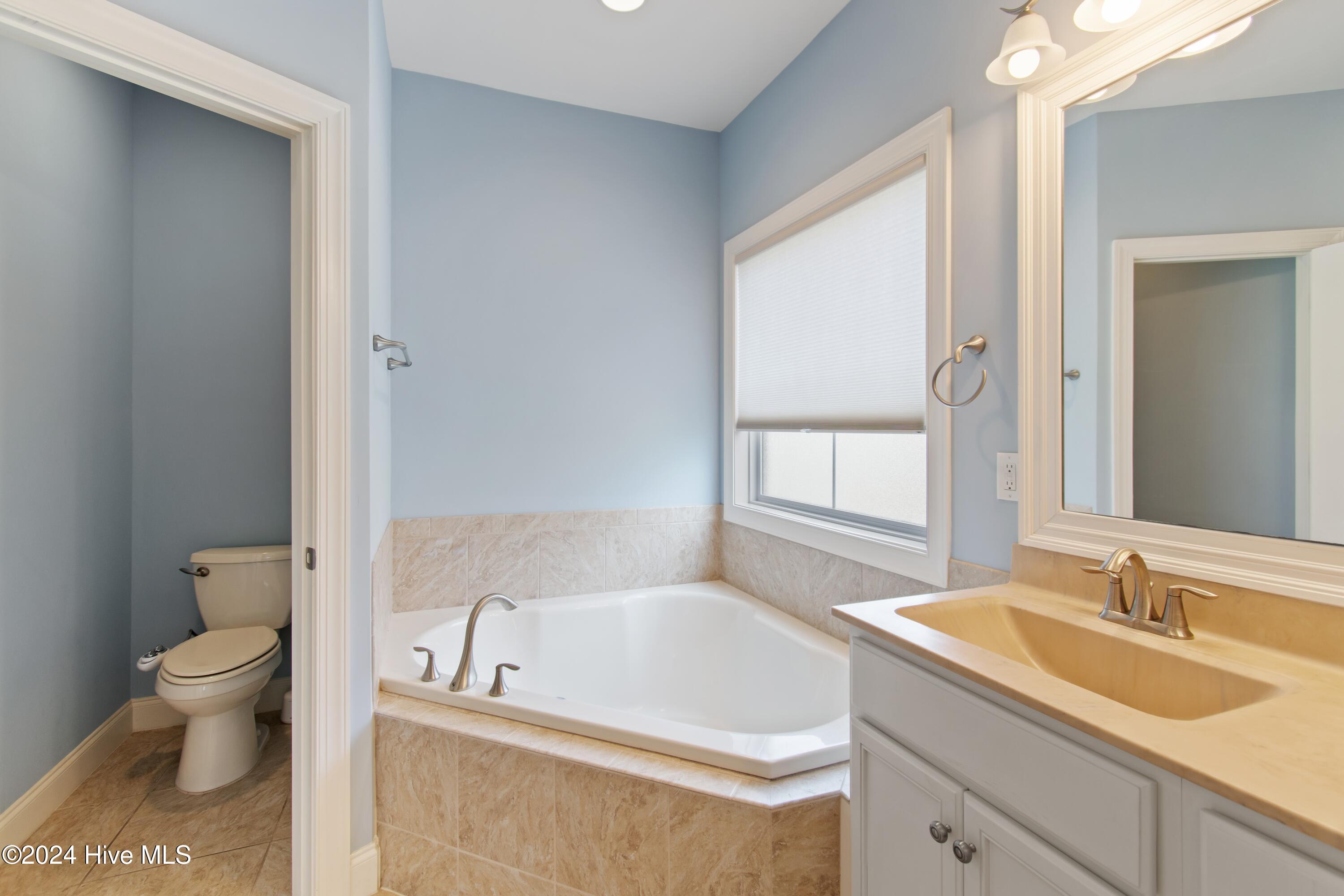 100540669 | Photo 24