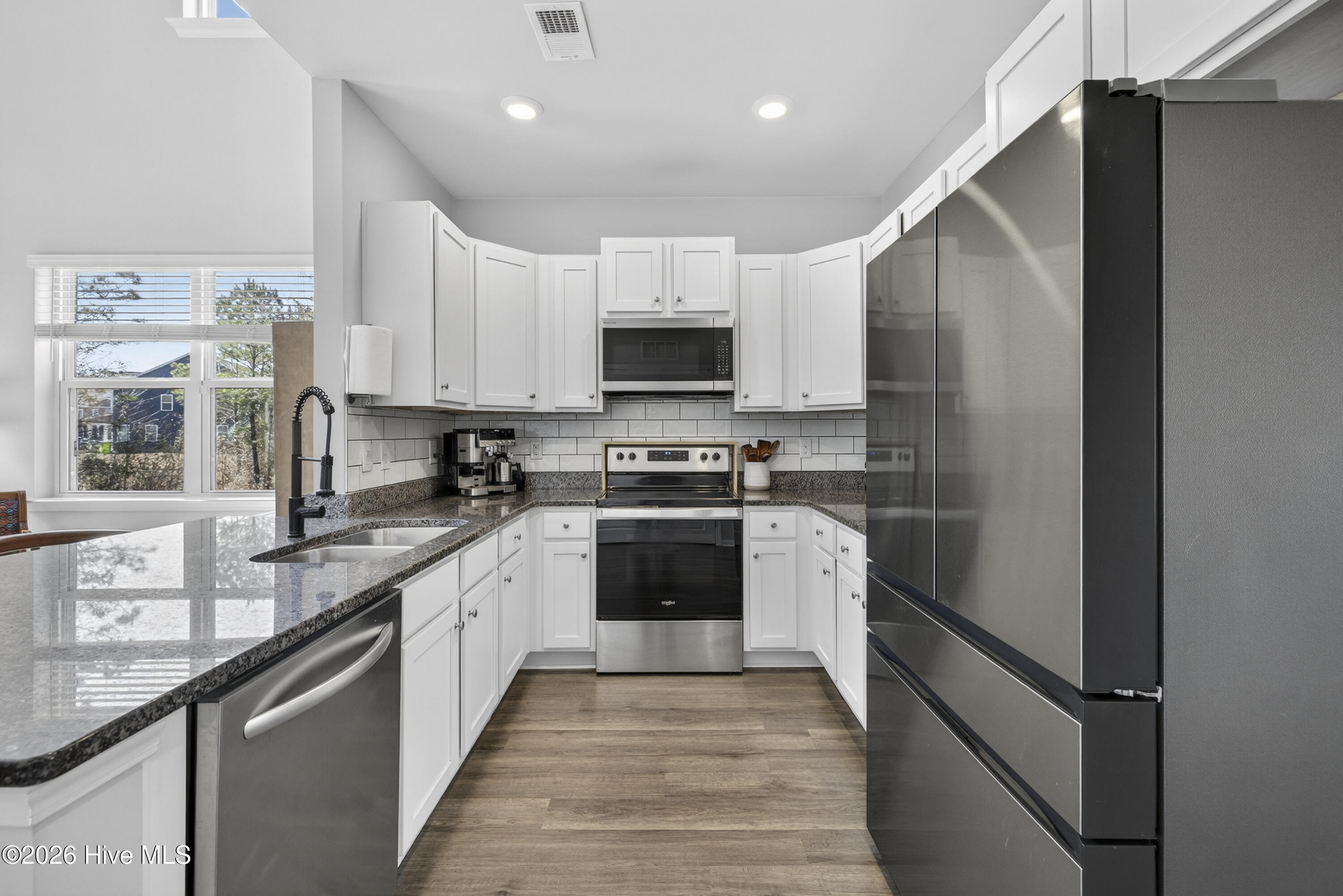 100555203 | Photo 15