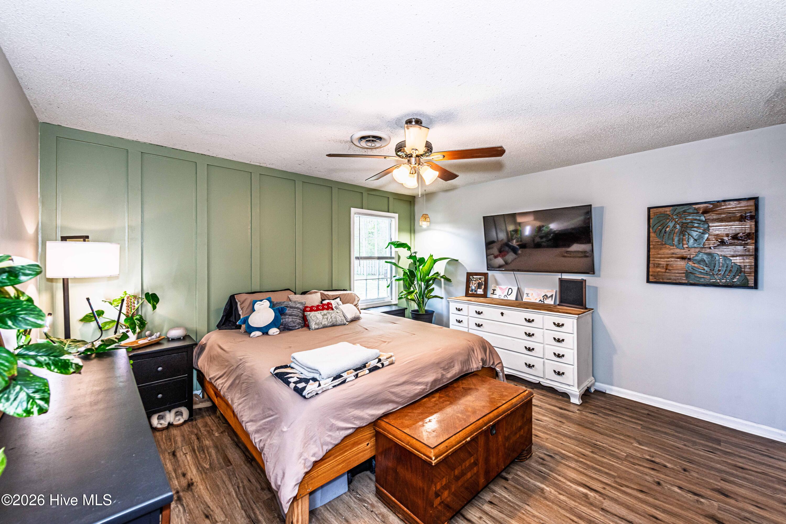 100569074 | Photo 36