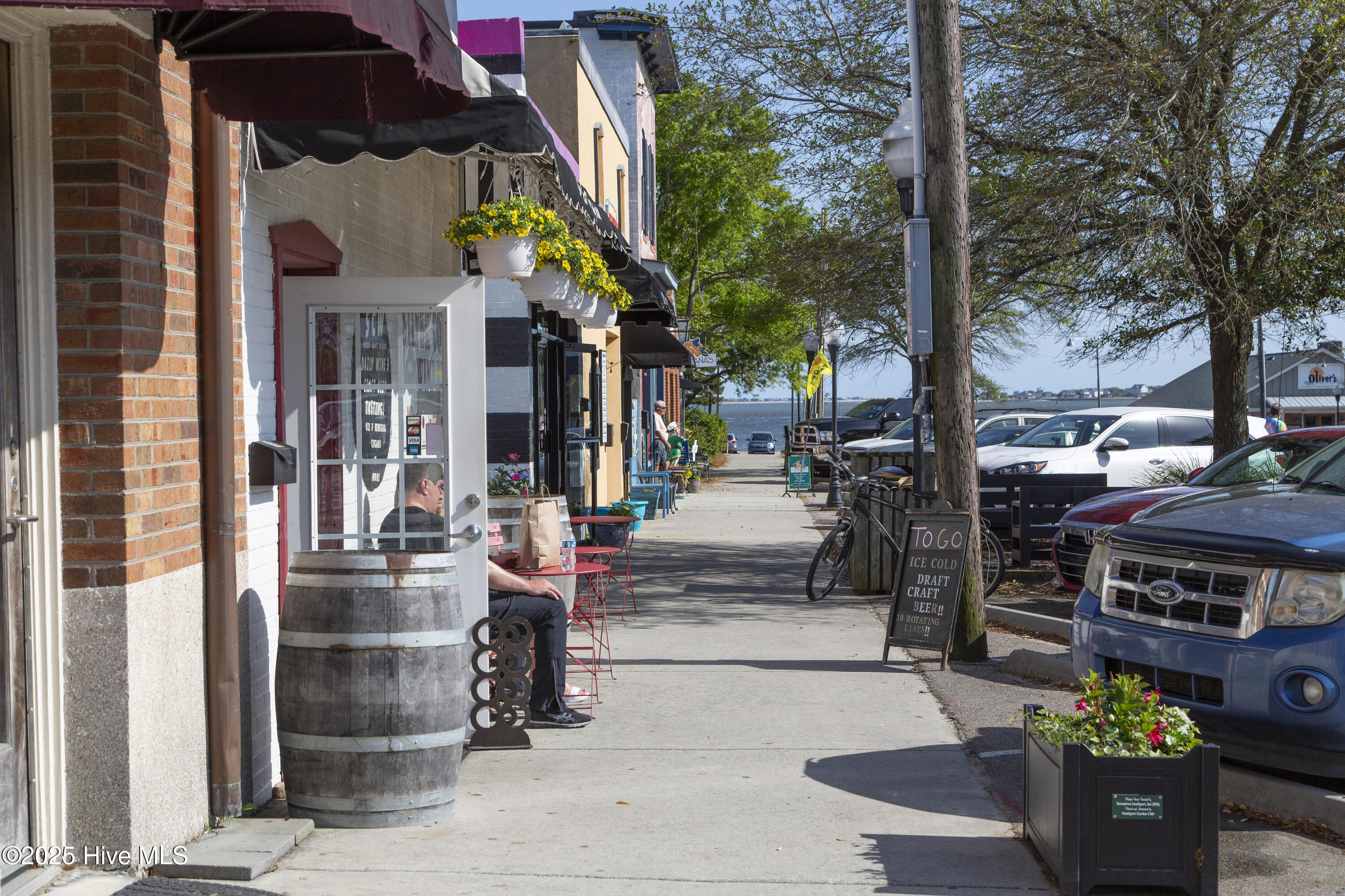 100557634 | Photo 42