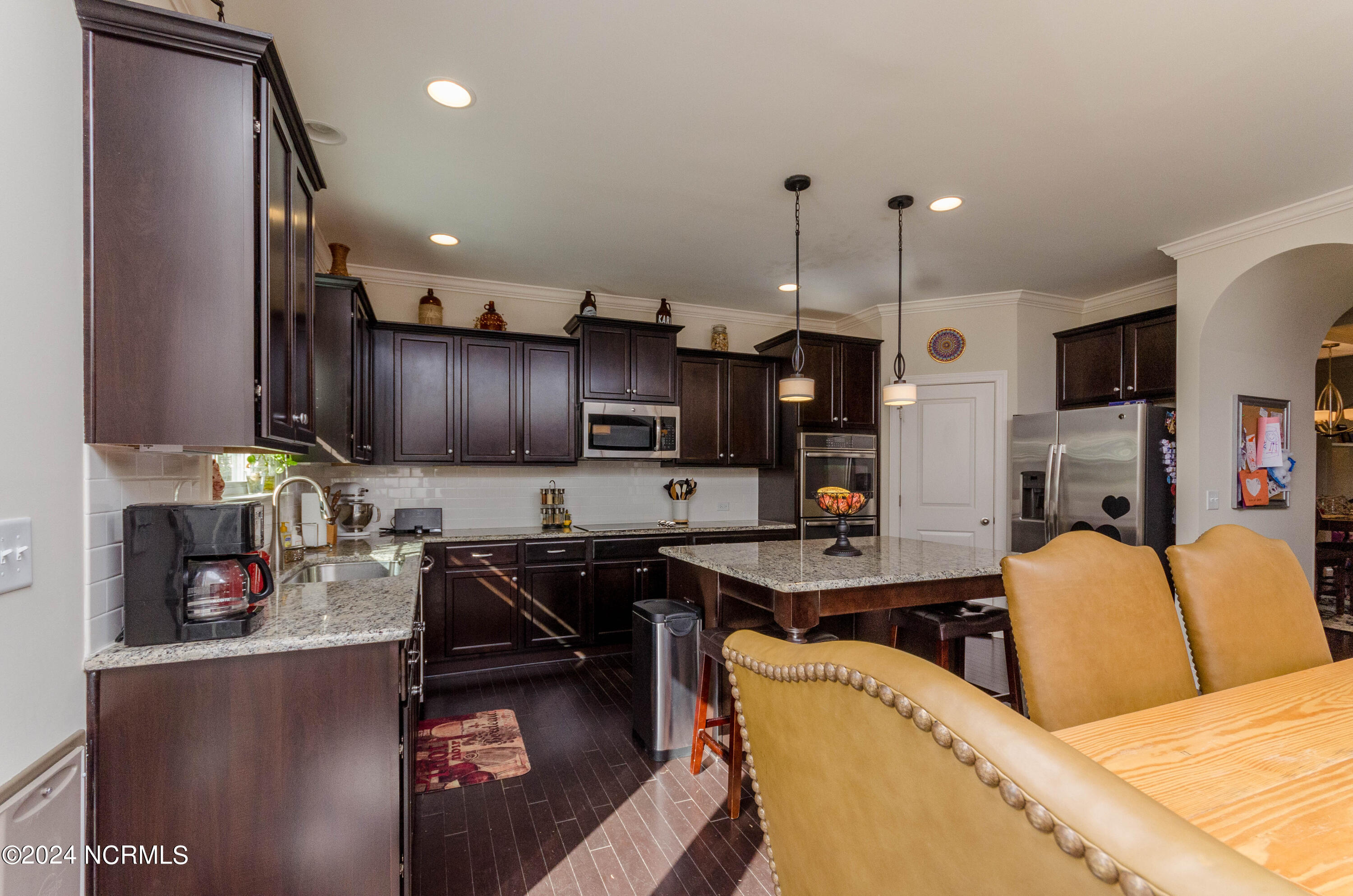 100560622 | Photo 17