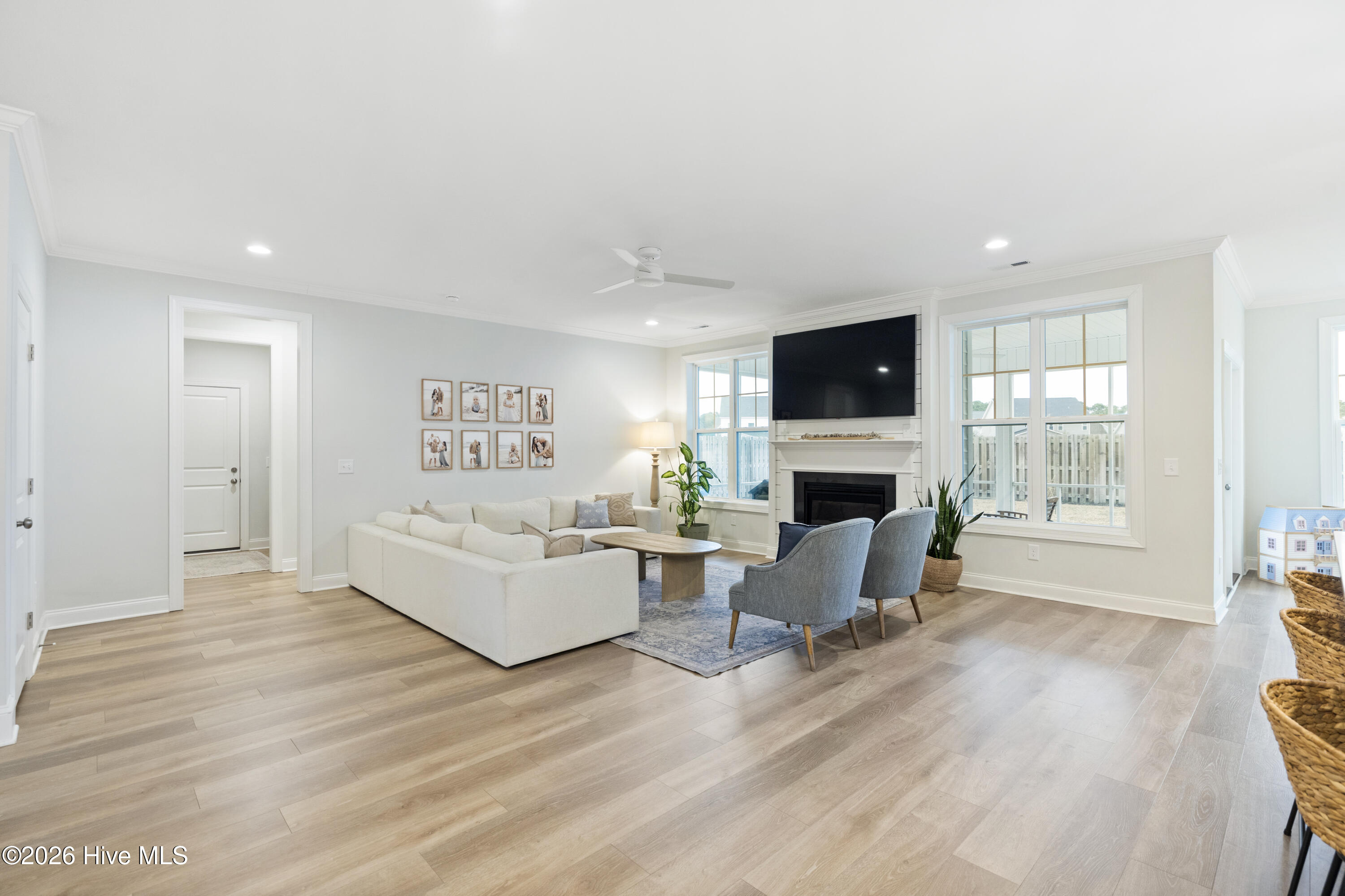 100549659 | Photo 30