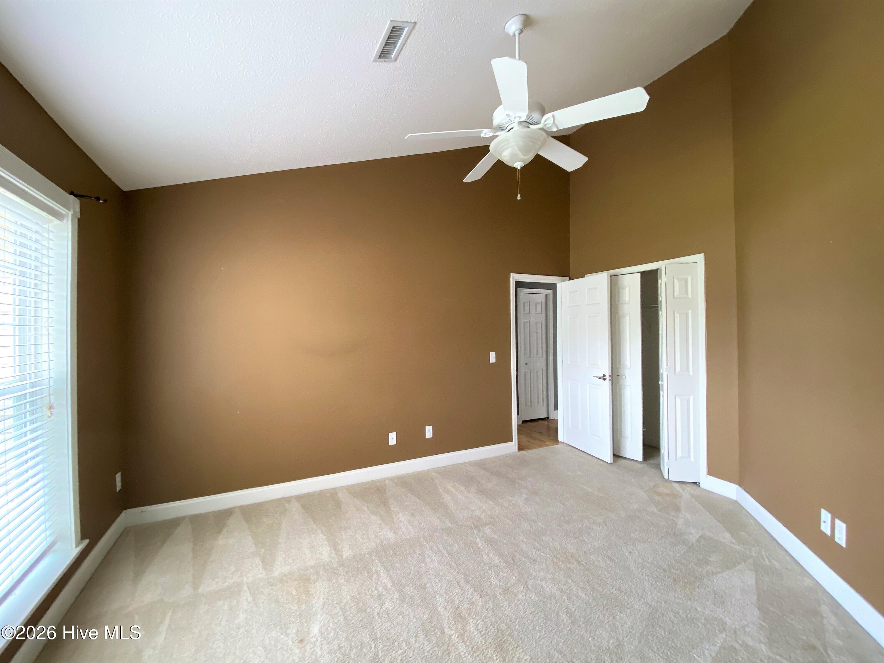 100552657 | Photo 15