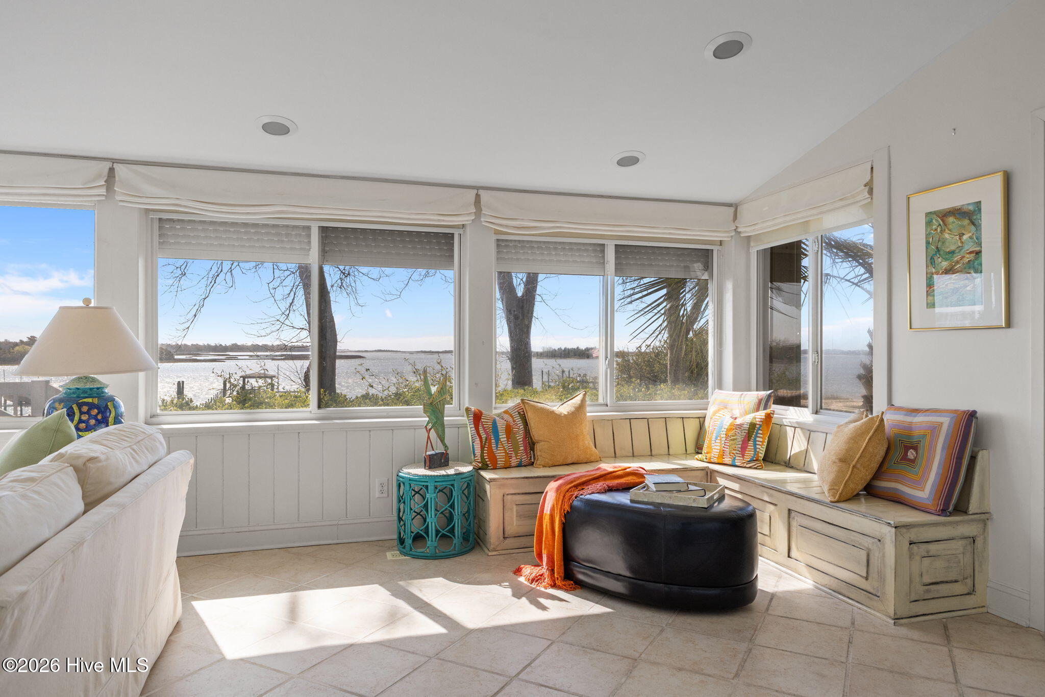 100564648 | Photo 18