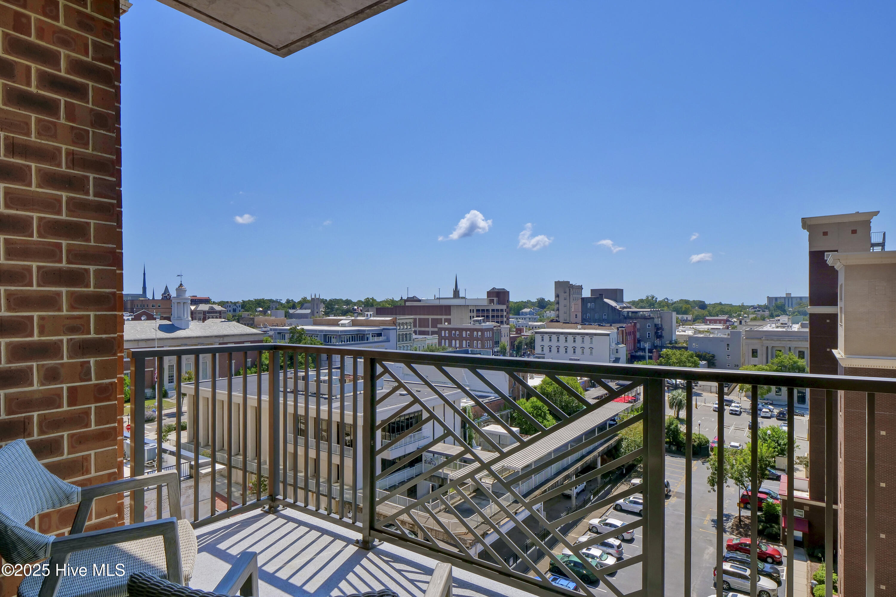 100526322 | Photo 58