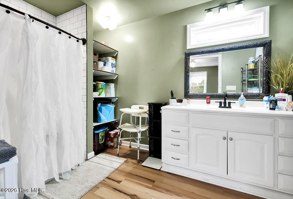 100560144 | Photo 53