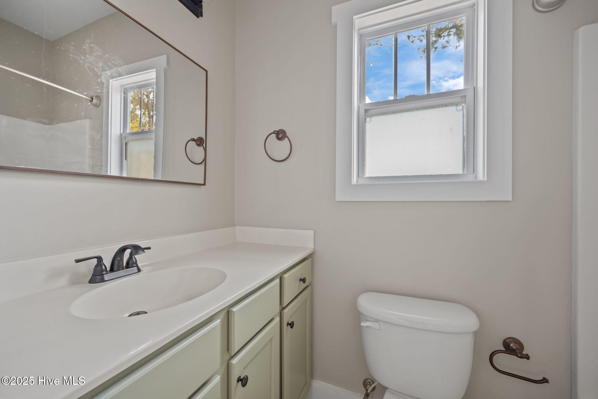 100544828 | Photo 37