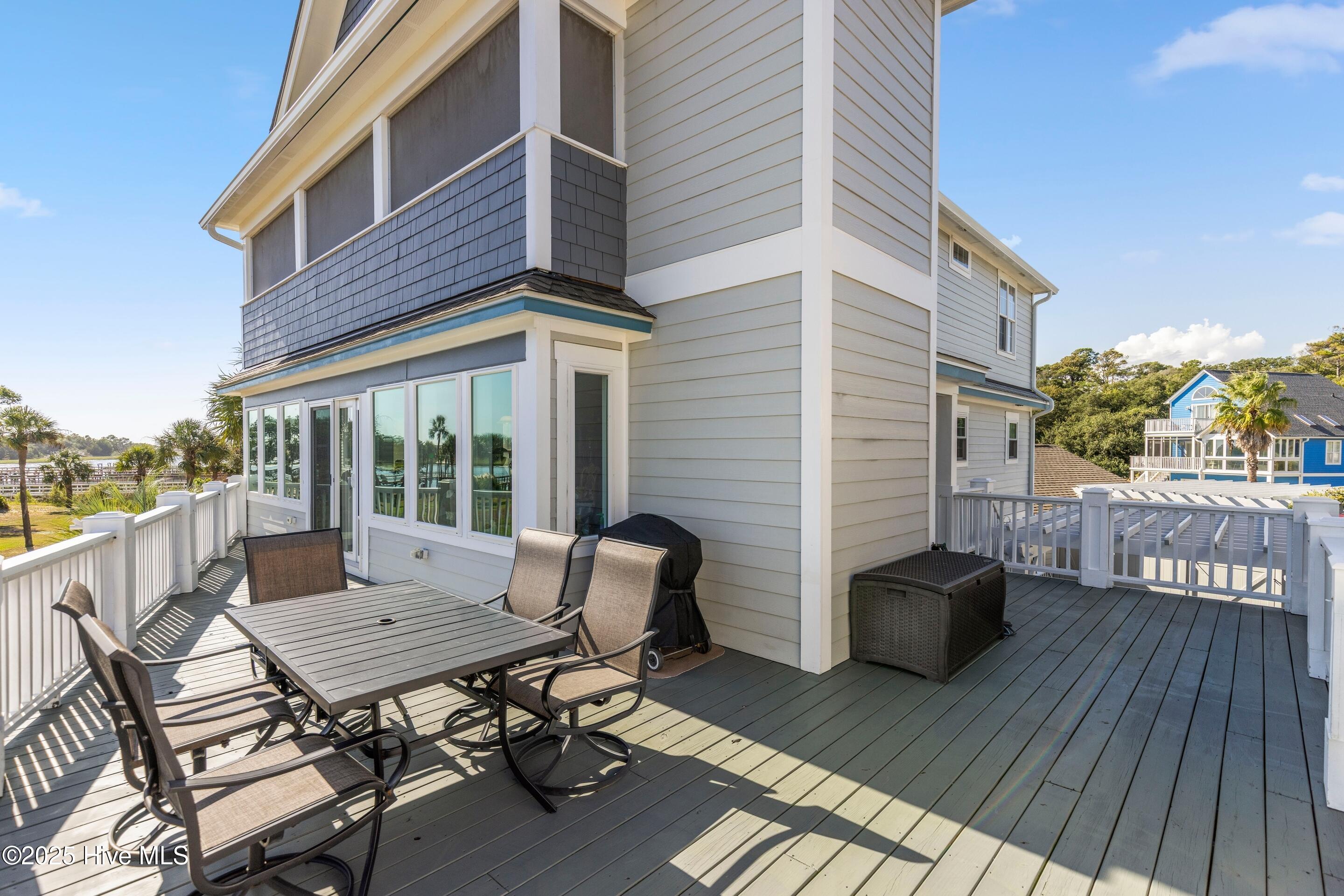 100533338 | Photo 47