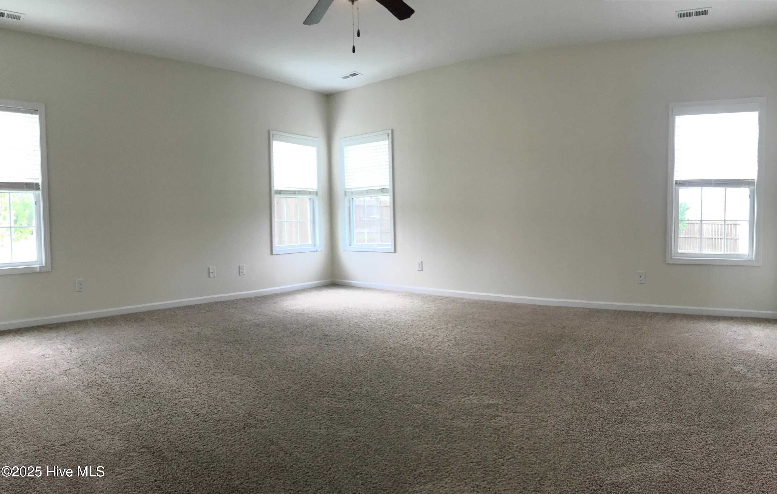 100544459 | Photo 25