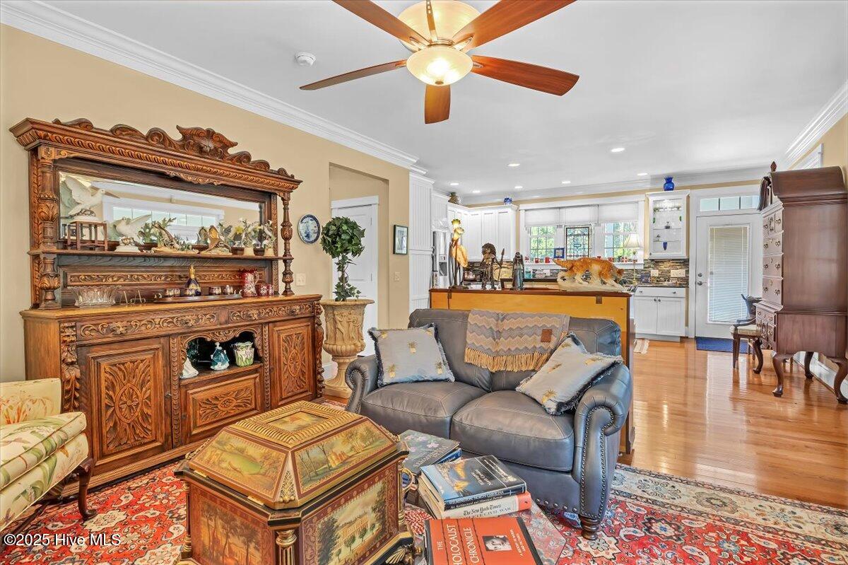 100516766 | Photo 14