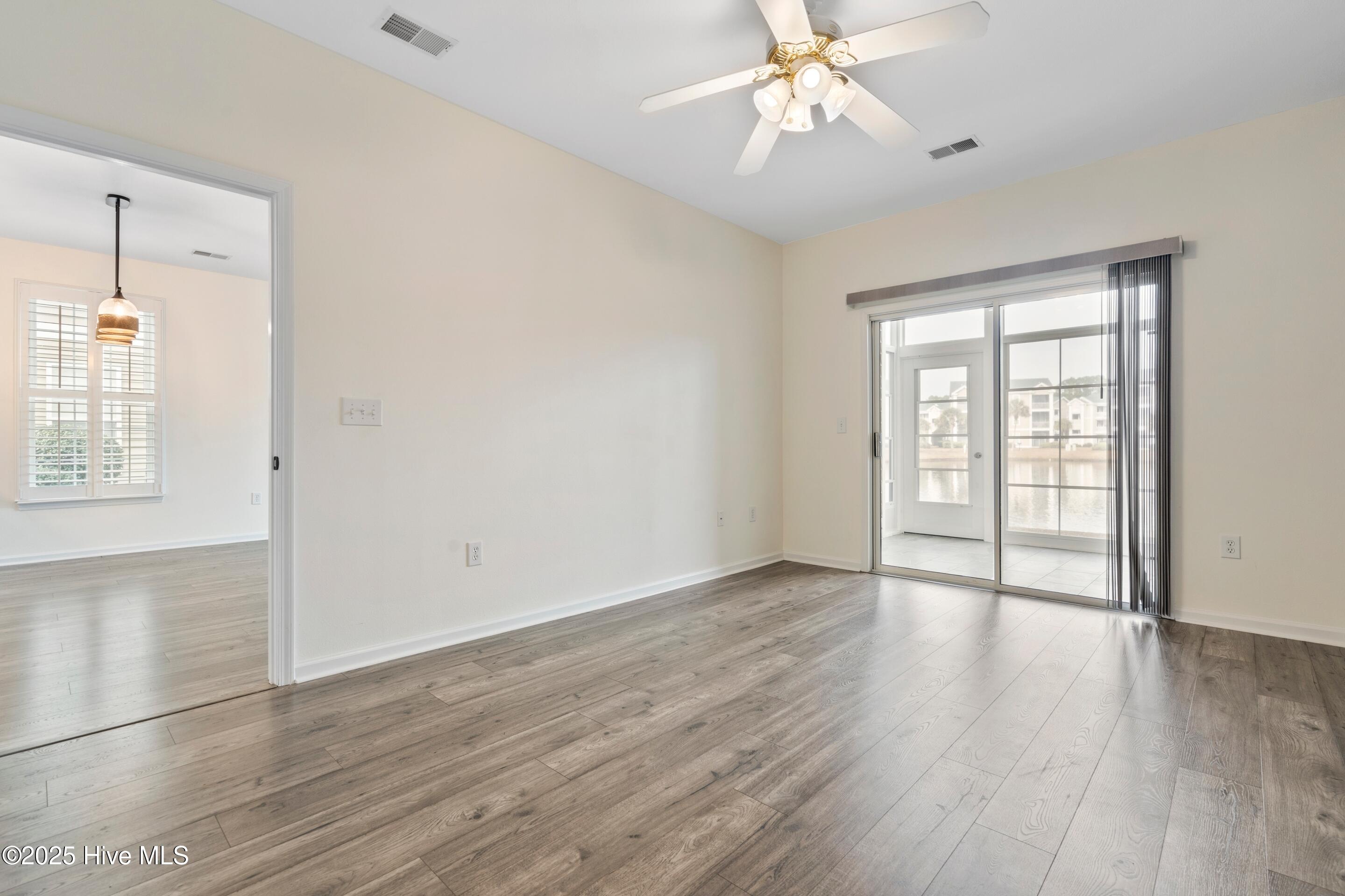 100542567 | Photo 20