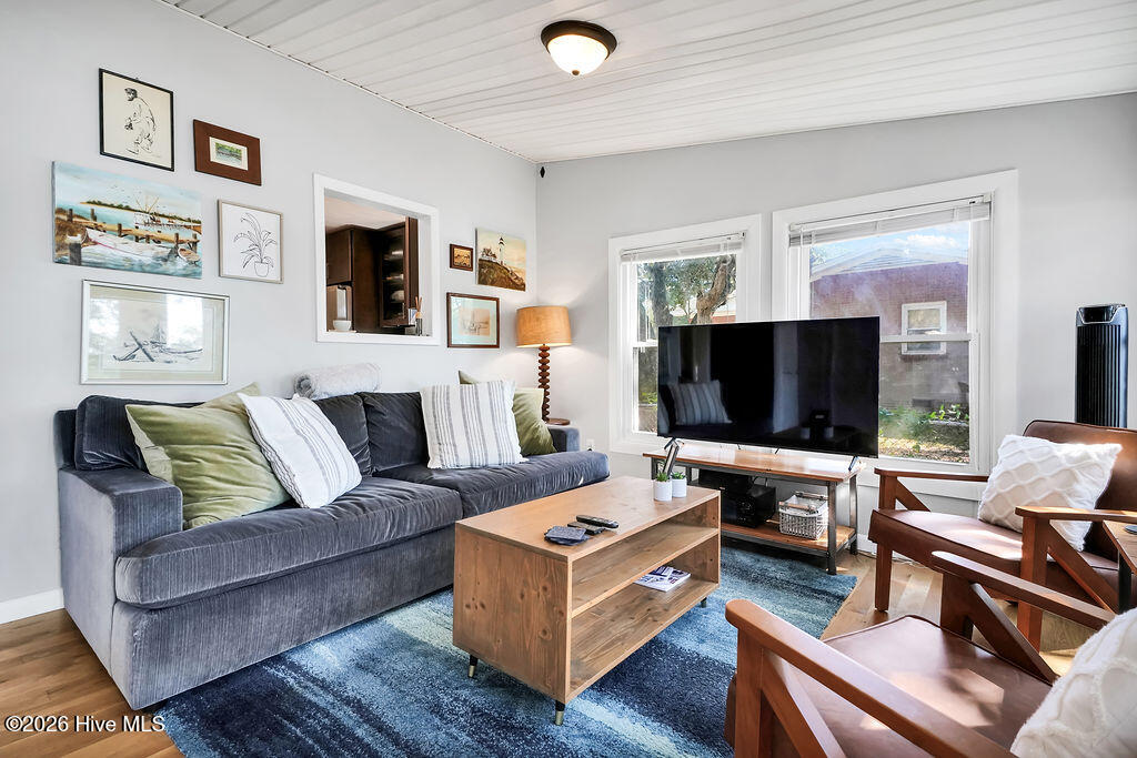 100559547 | Photo 24