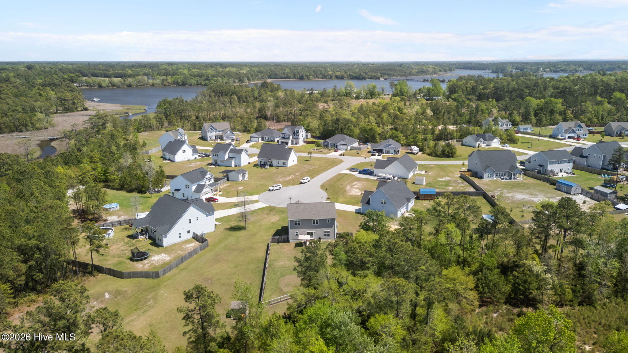 100568670 | Photo 51