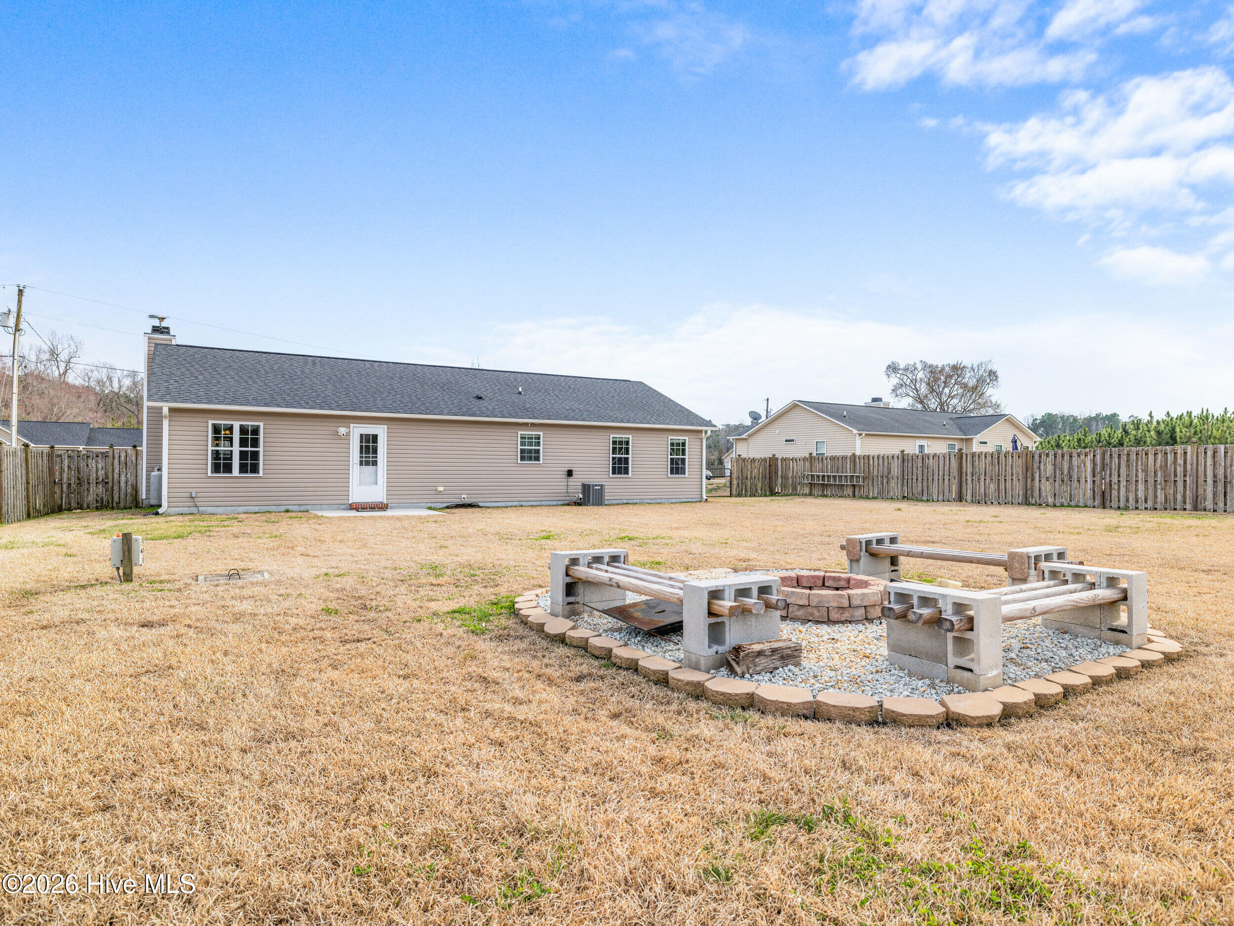 100556892 | Photo 32