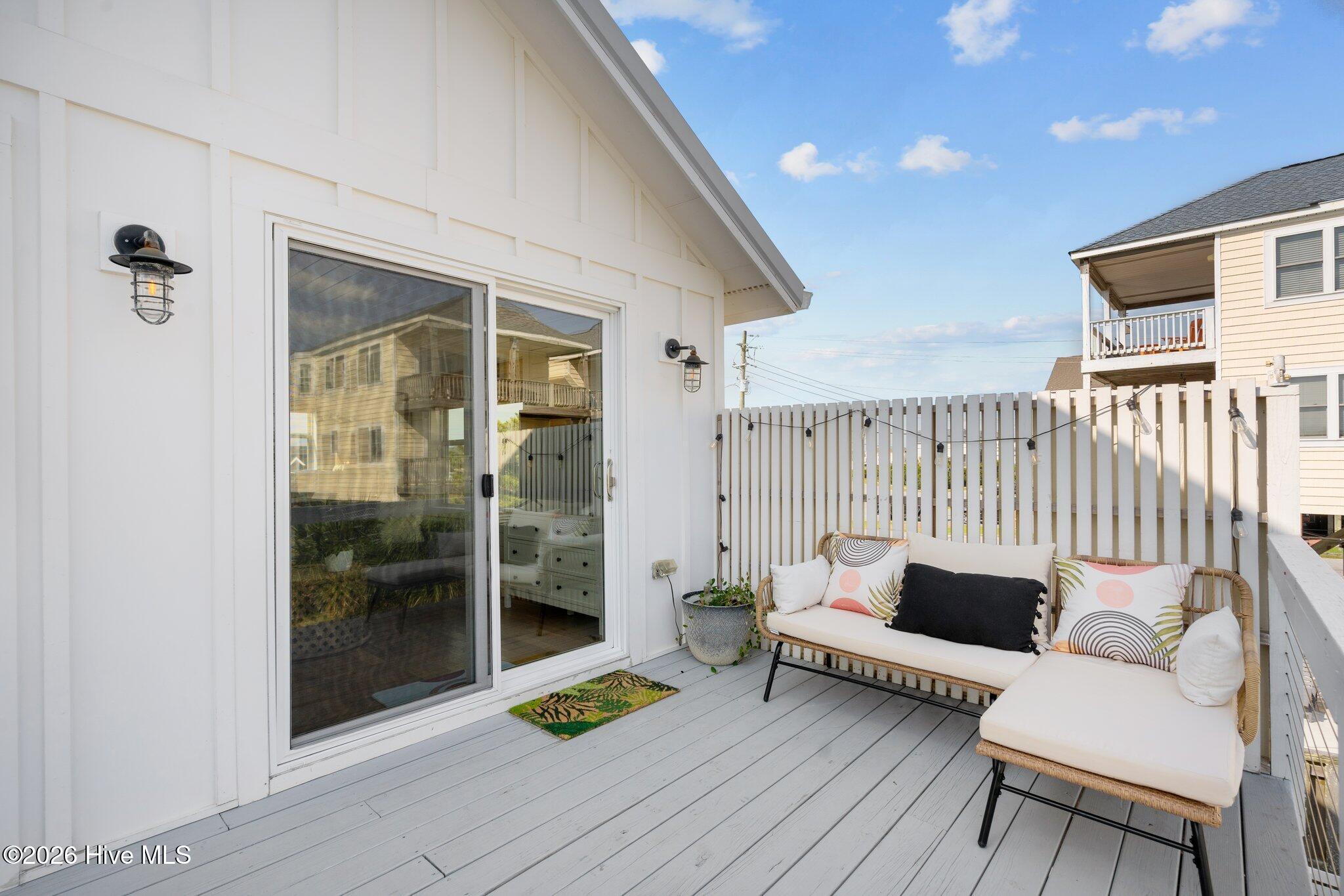 100560357 | Photo 52