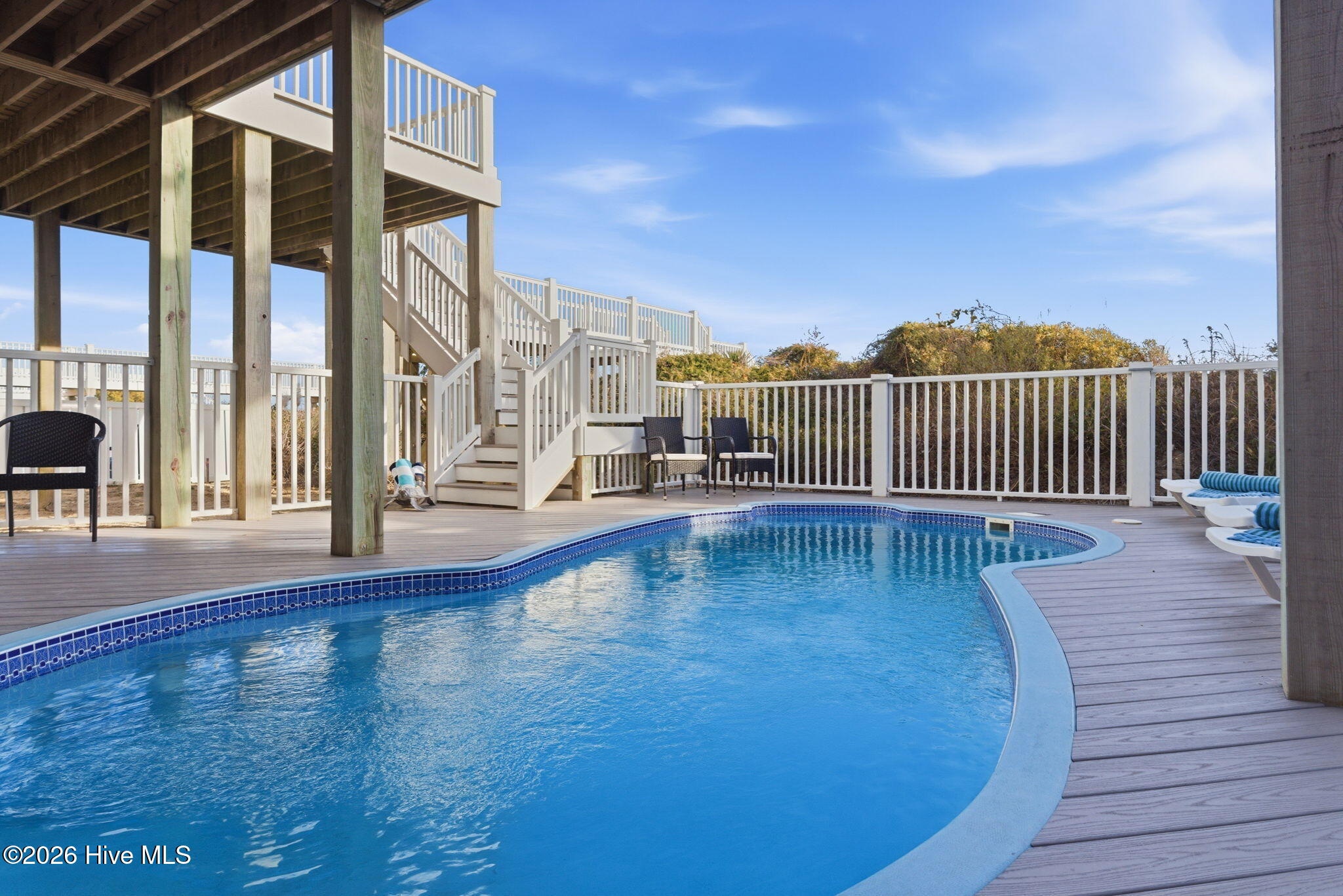 100555473 | Photo 53