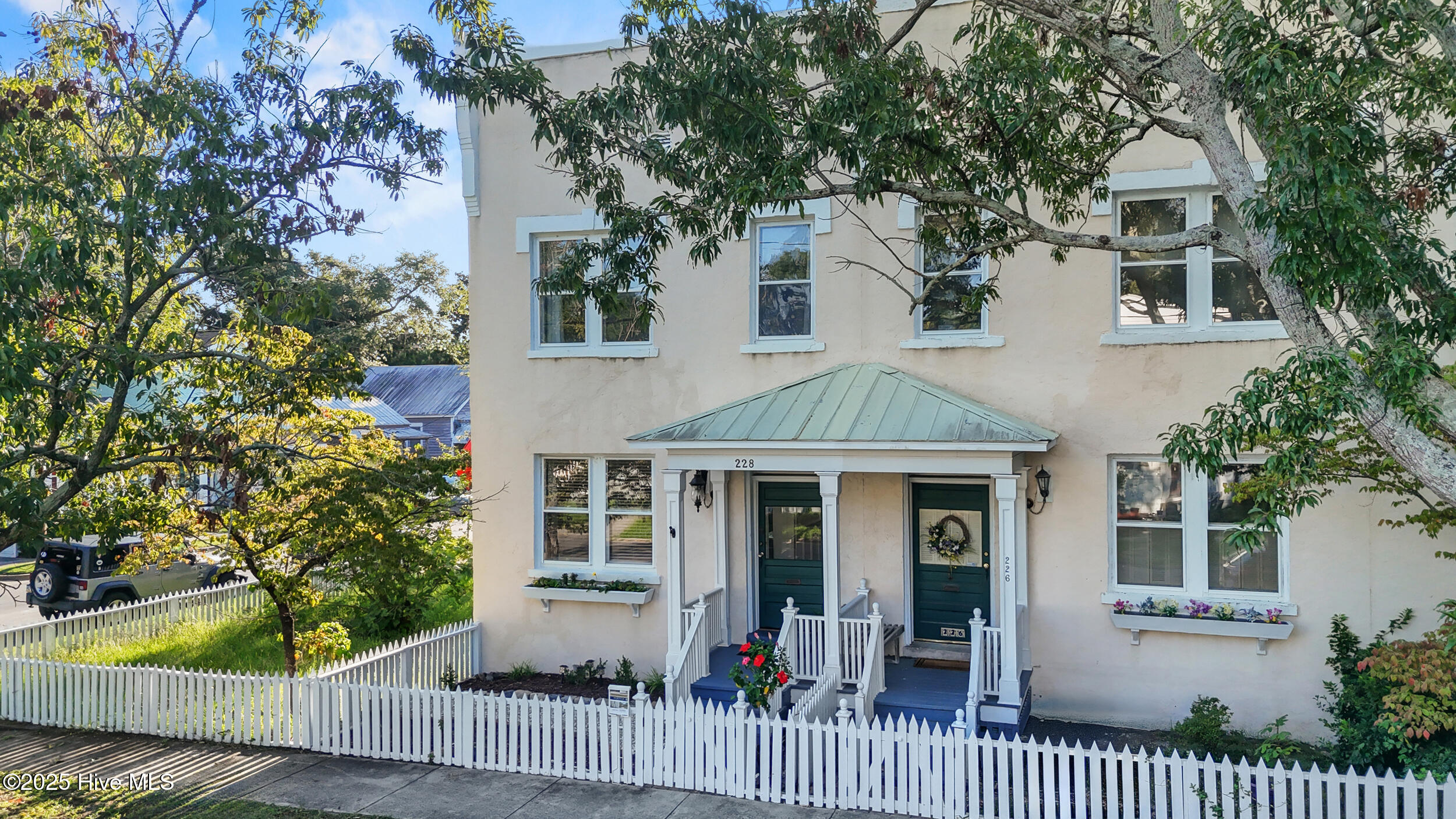 100514973 | Photo 39