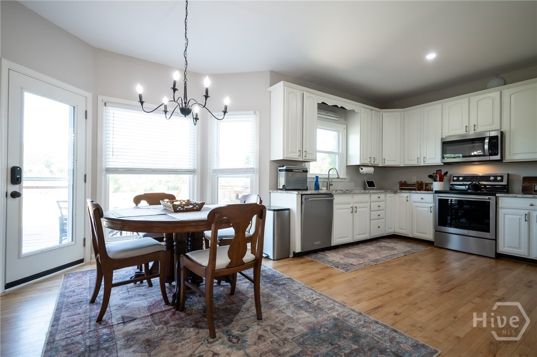 Kitchen with Breakfast room
