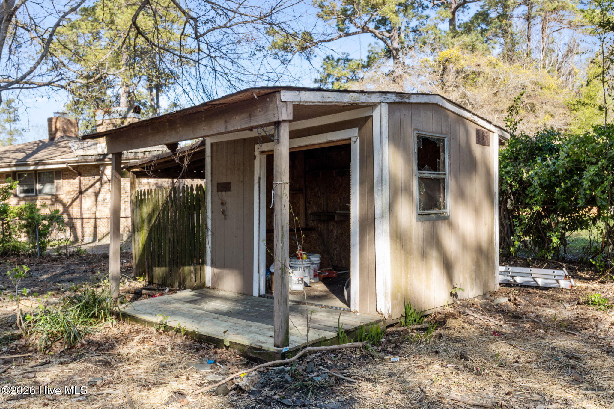 100561705 | Photo 58