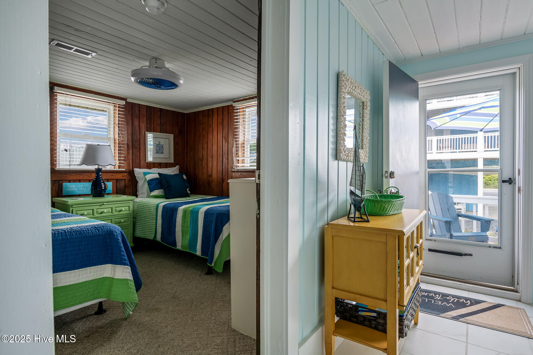 100521832 | Photo 30