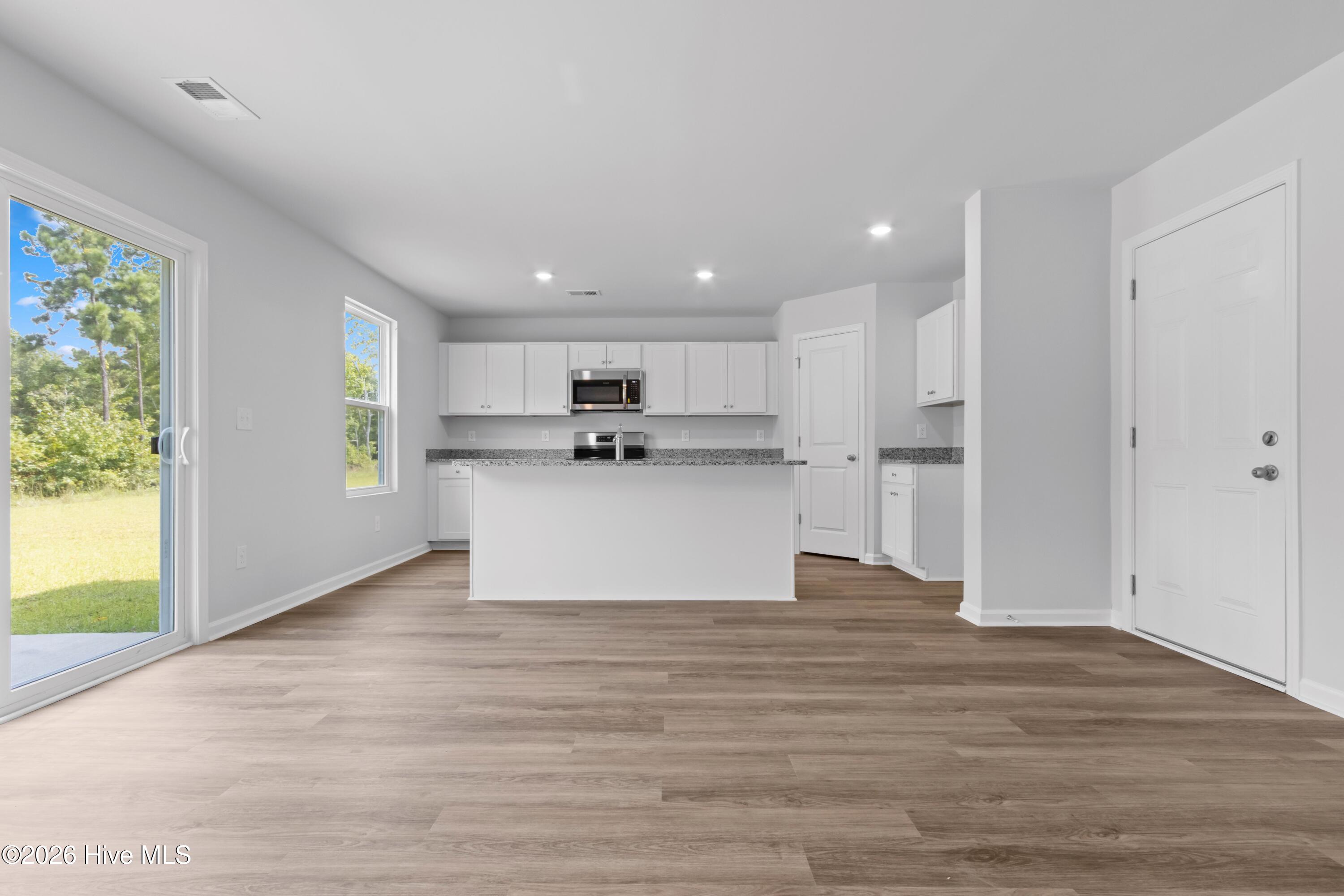 100557656 | Photo 29