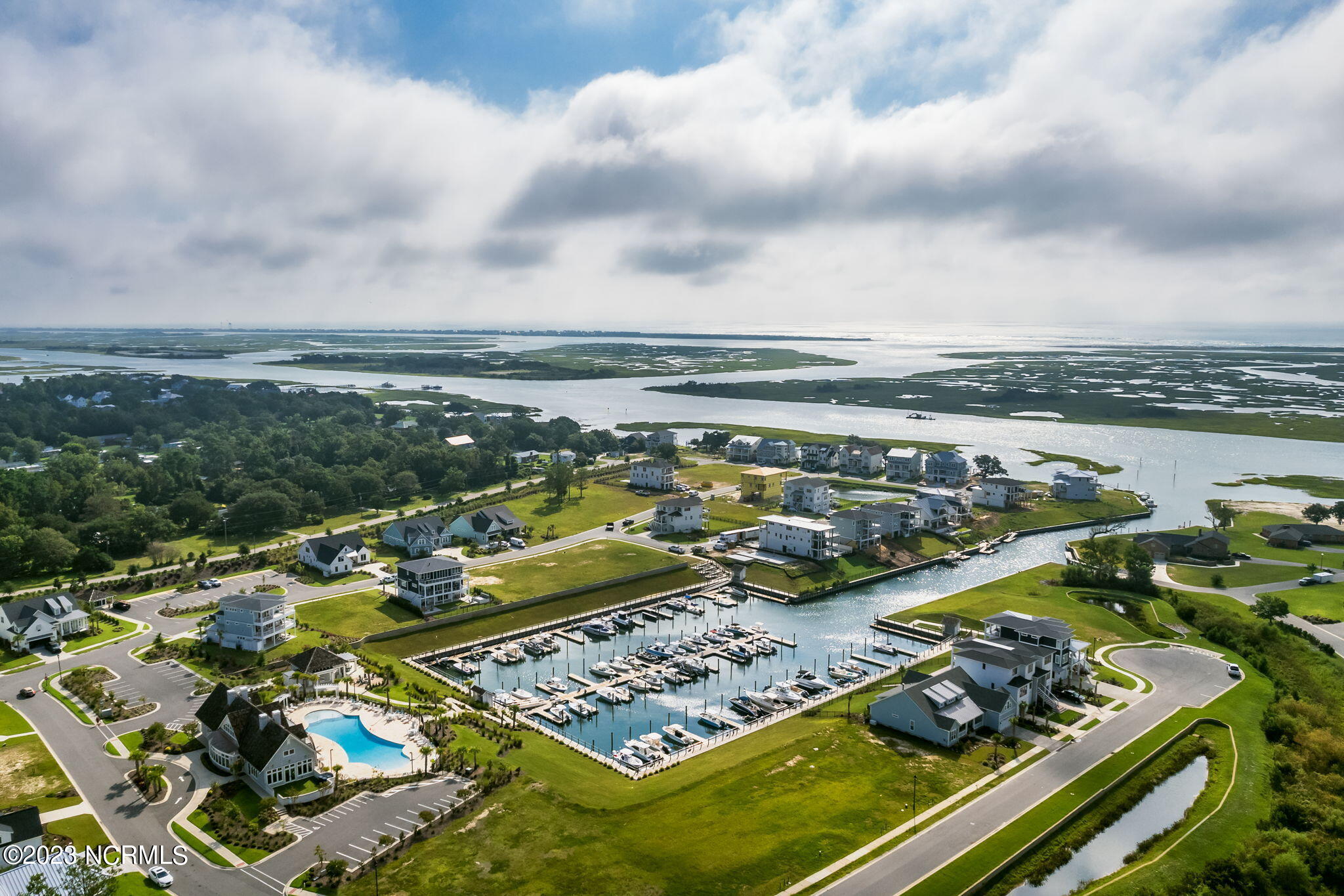 100568669 | Photo 20