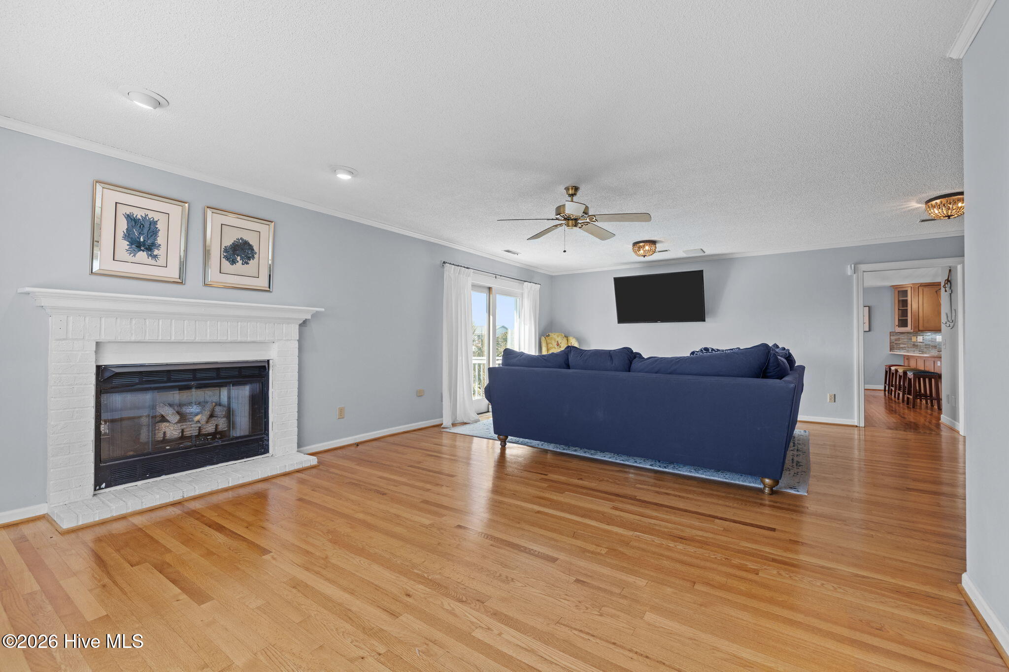 100554841 | Photo 49