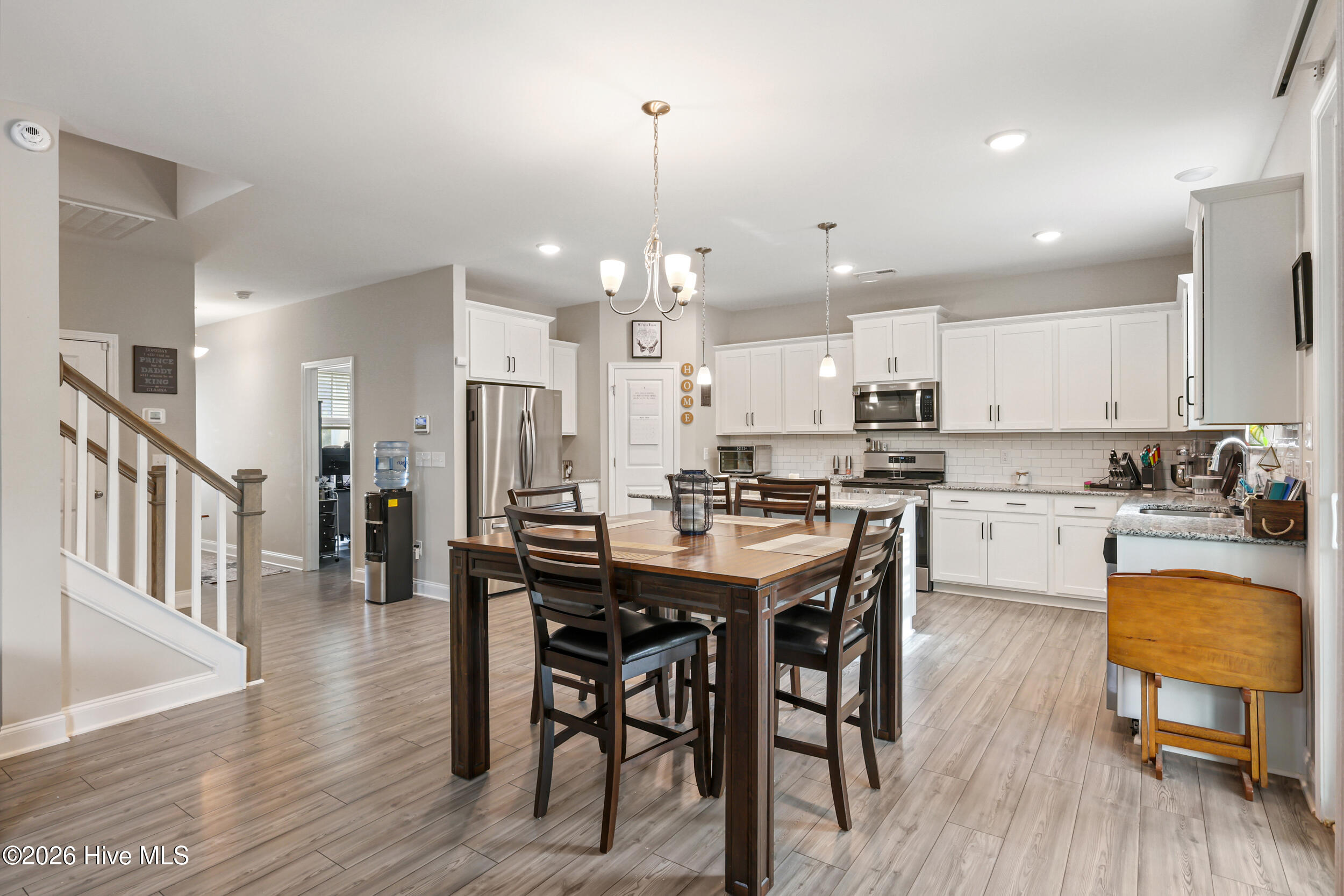 100565604 | Photo 12