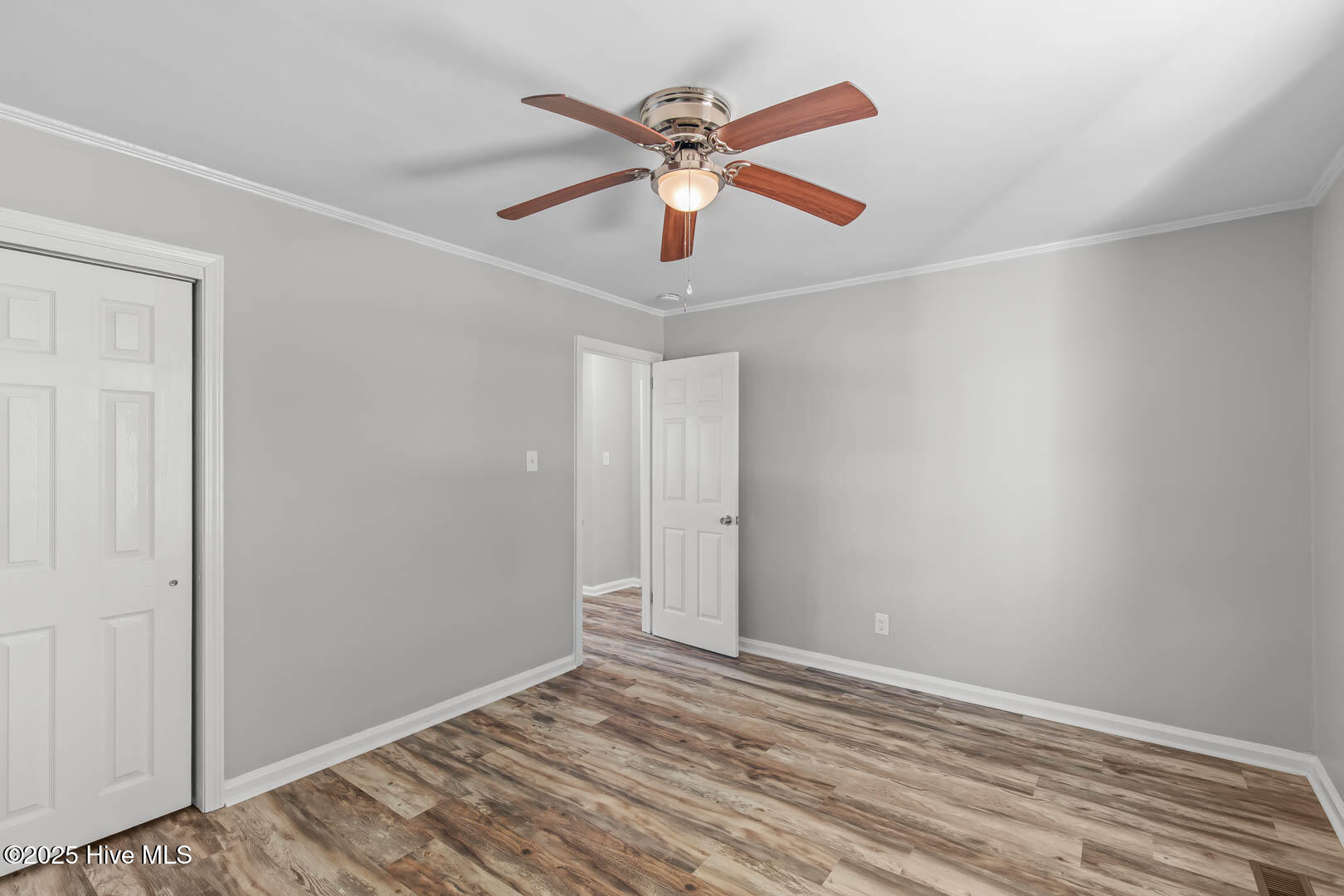 100532312 | Photo 15