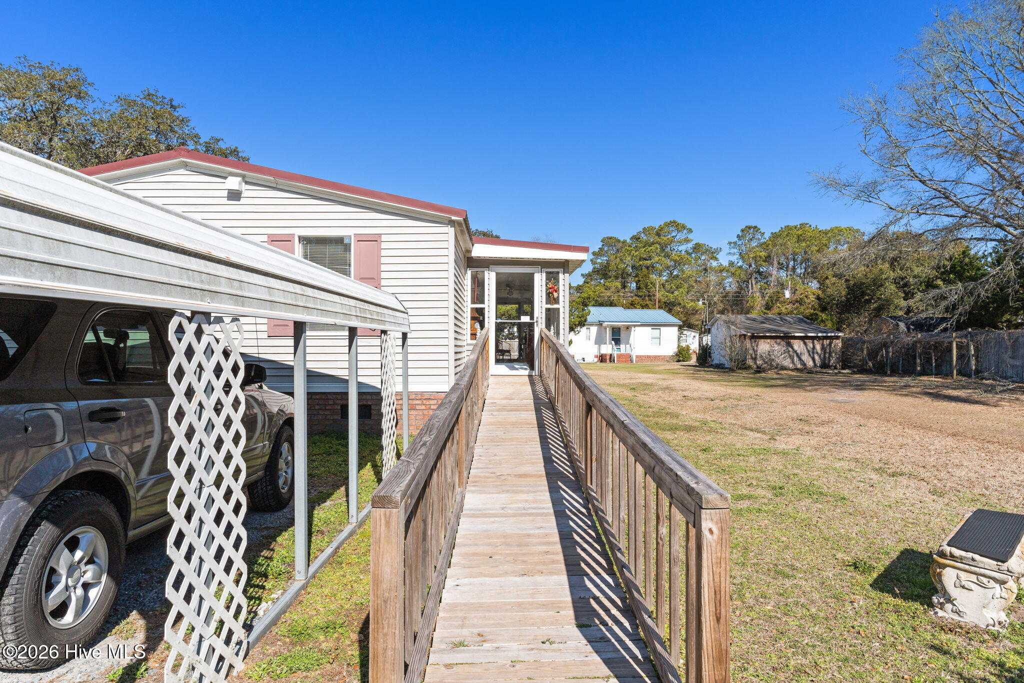 100556527 | Photo 36