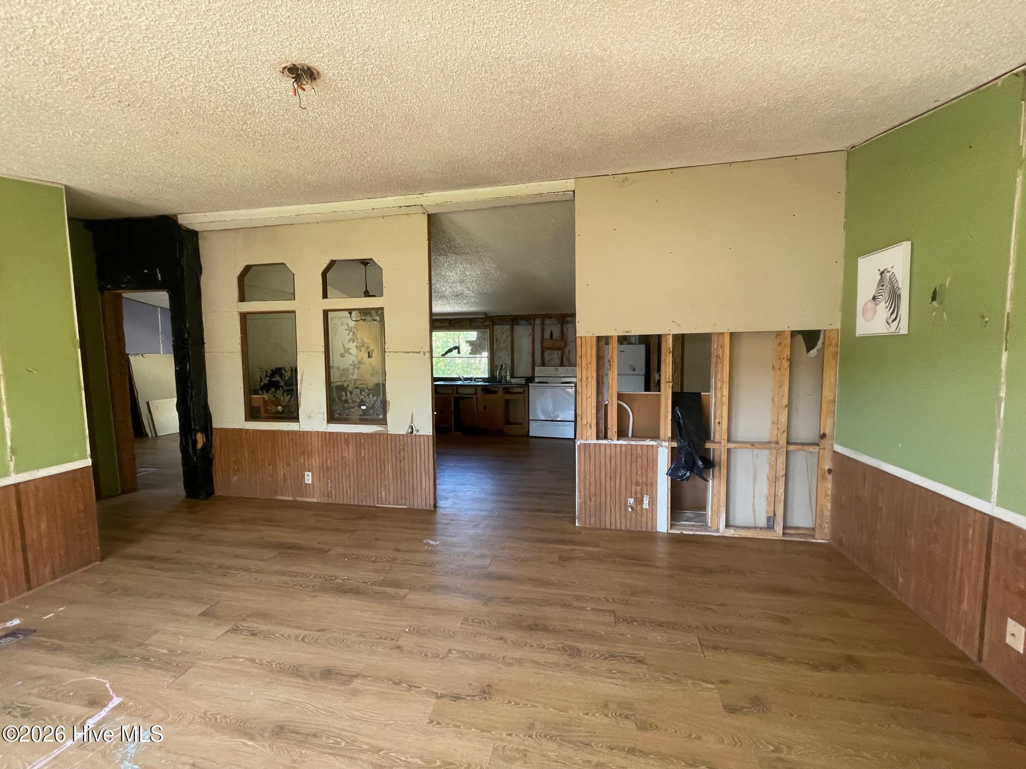 100559877 | Photo 12