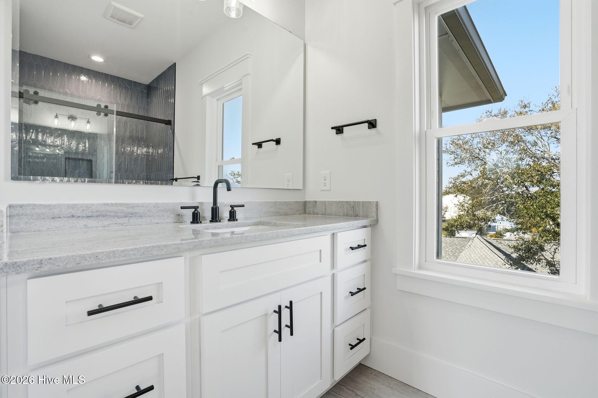 100554996 | Photo 71