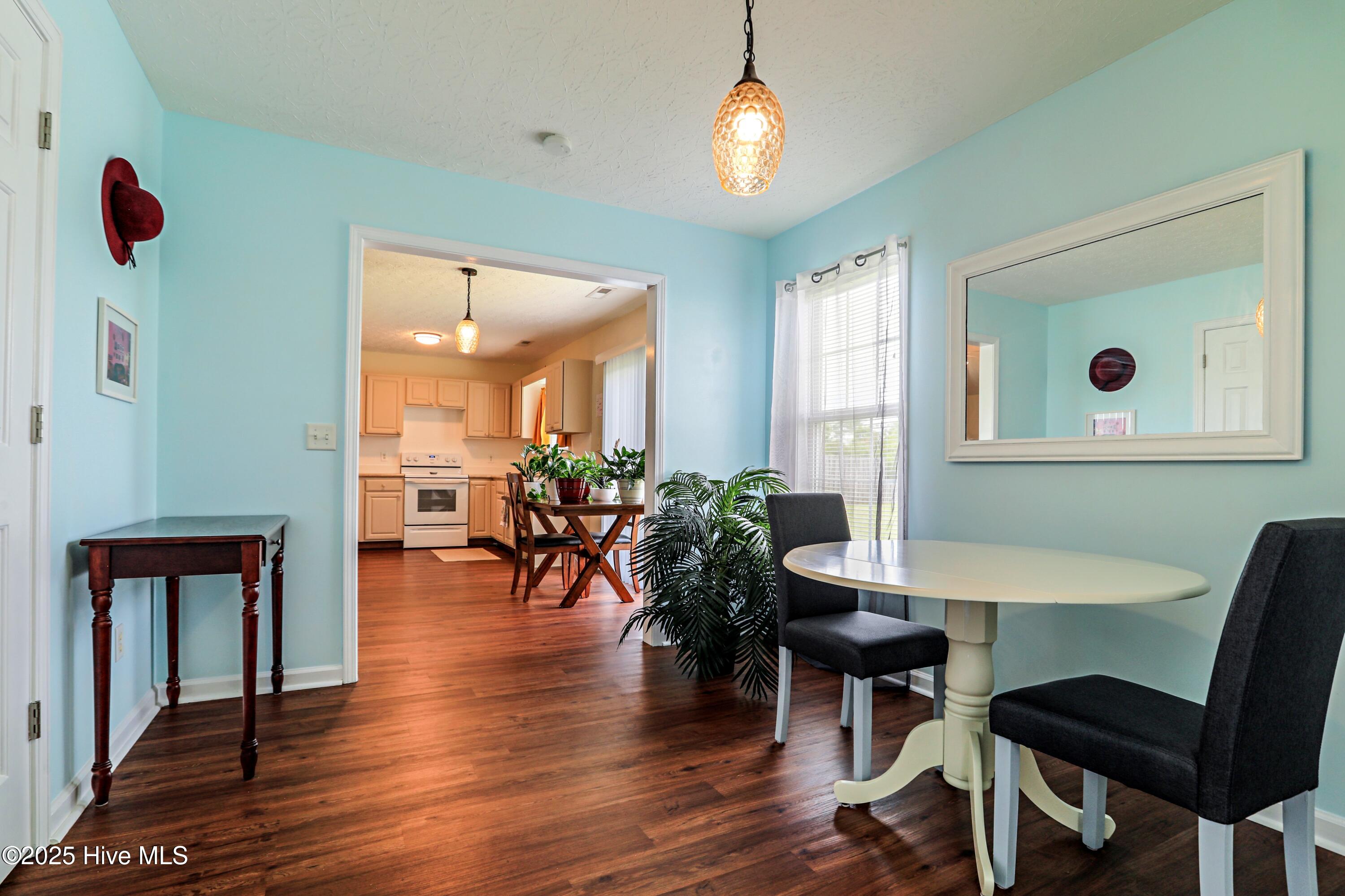 100506631 | Photo 12