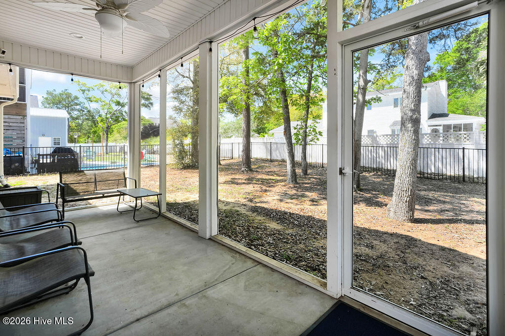 100568097 | Photo 31