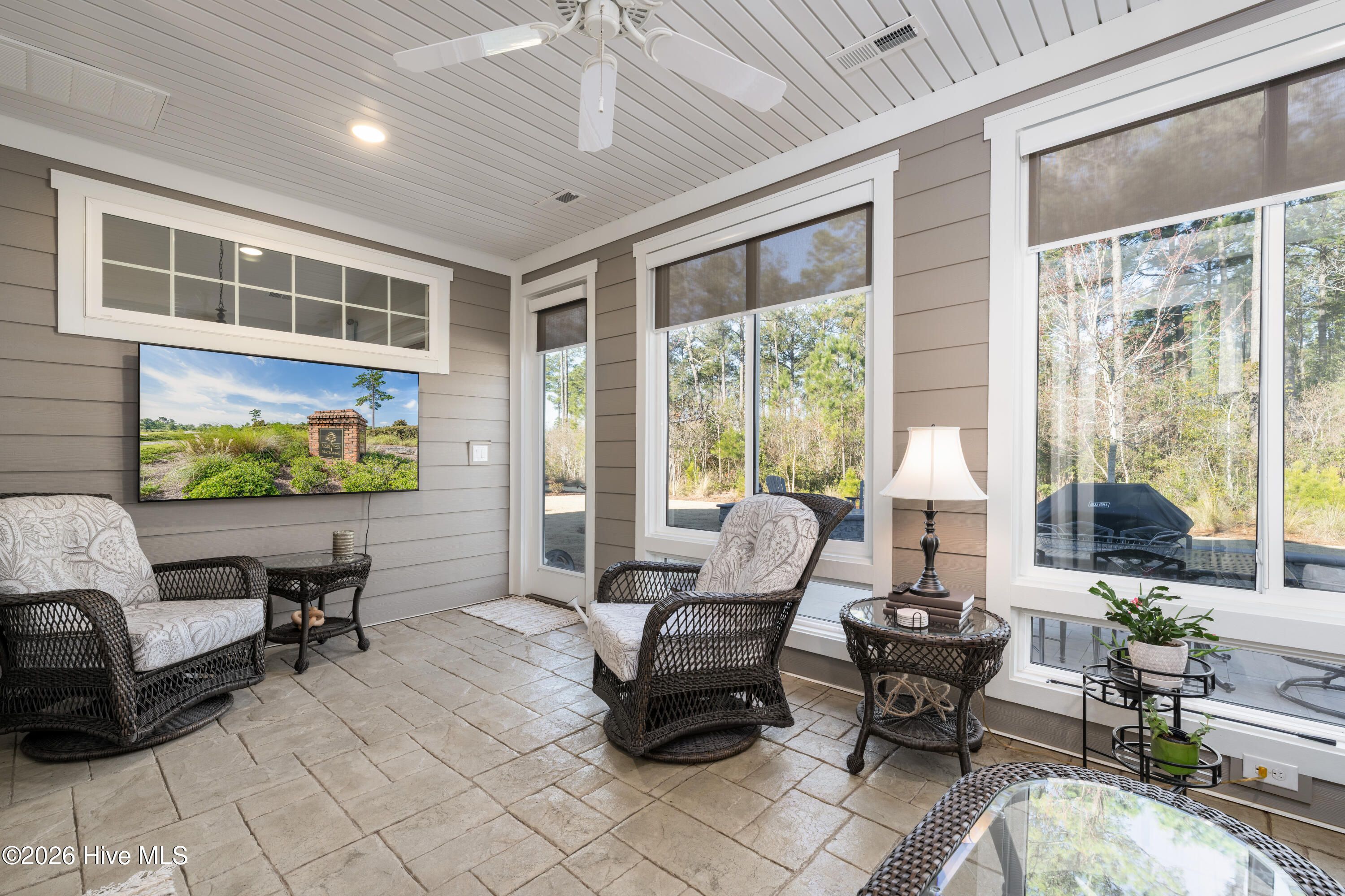 100553461 | Photo 19