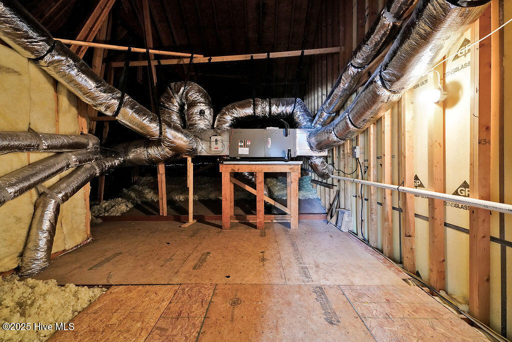 100520248 | Photo 41