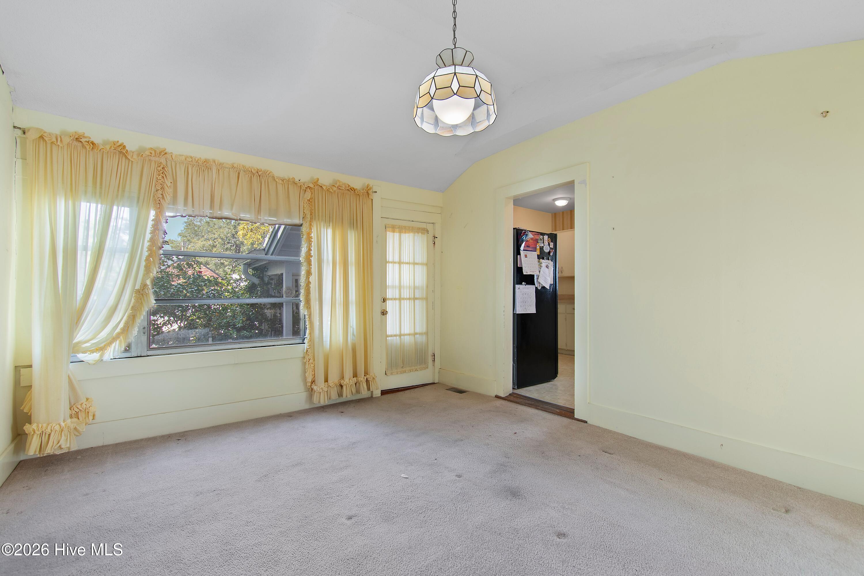 100566206 | Photo 34