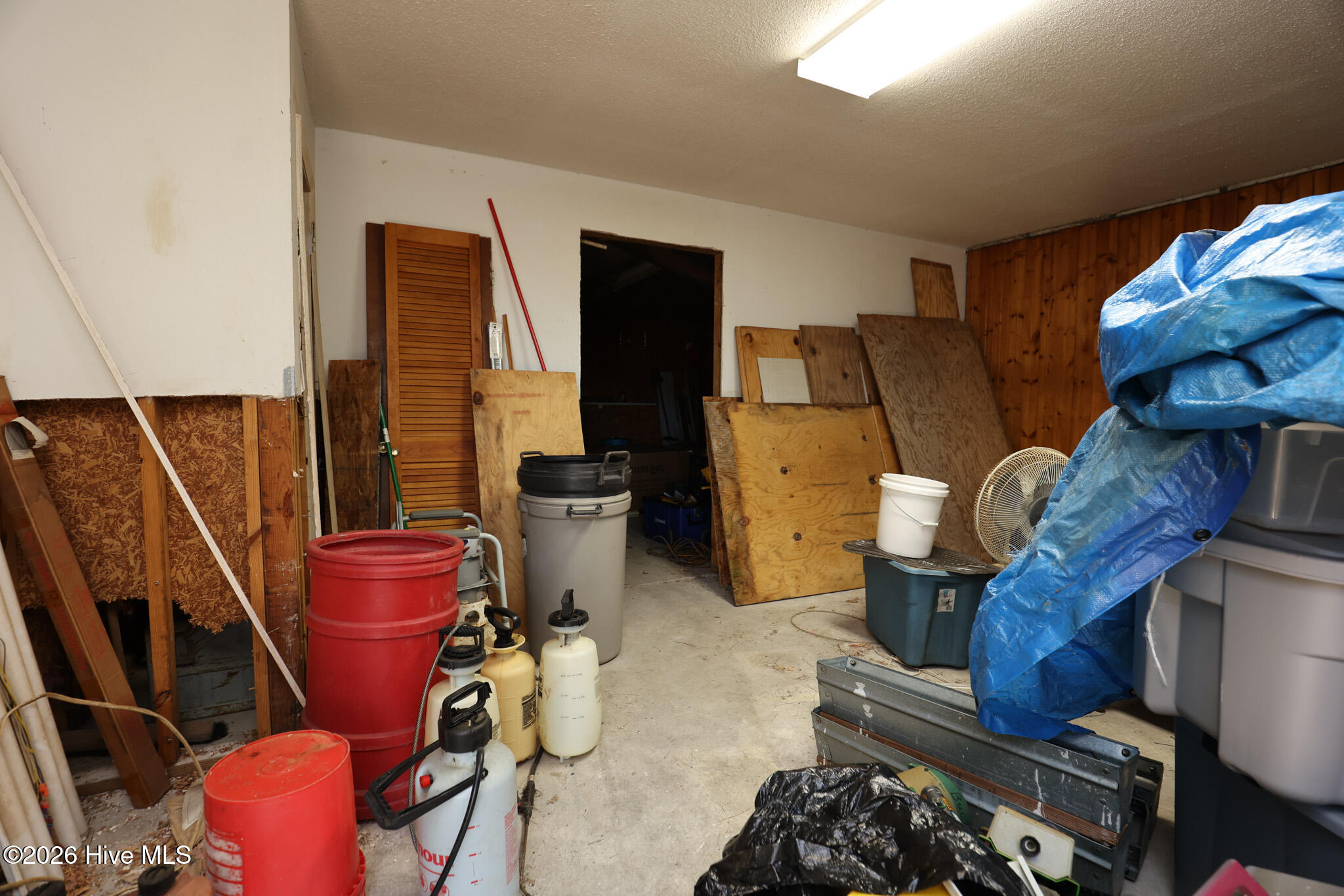 100550482 | Photo 56