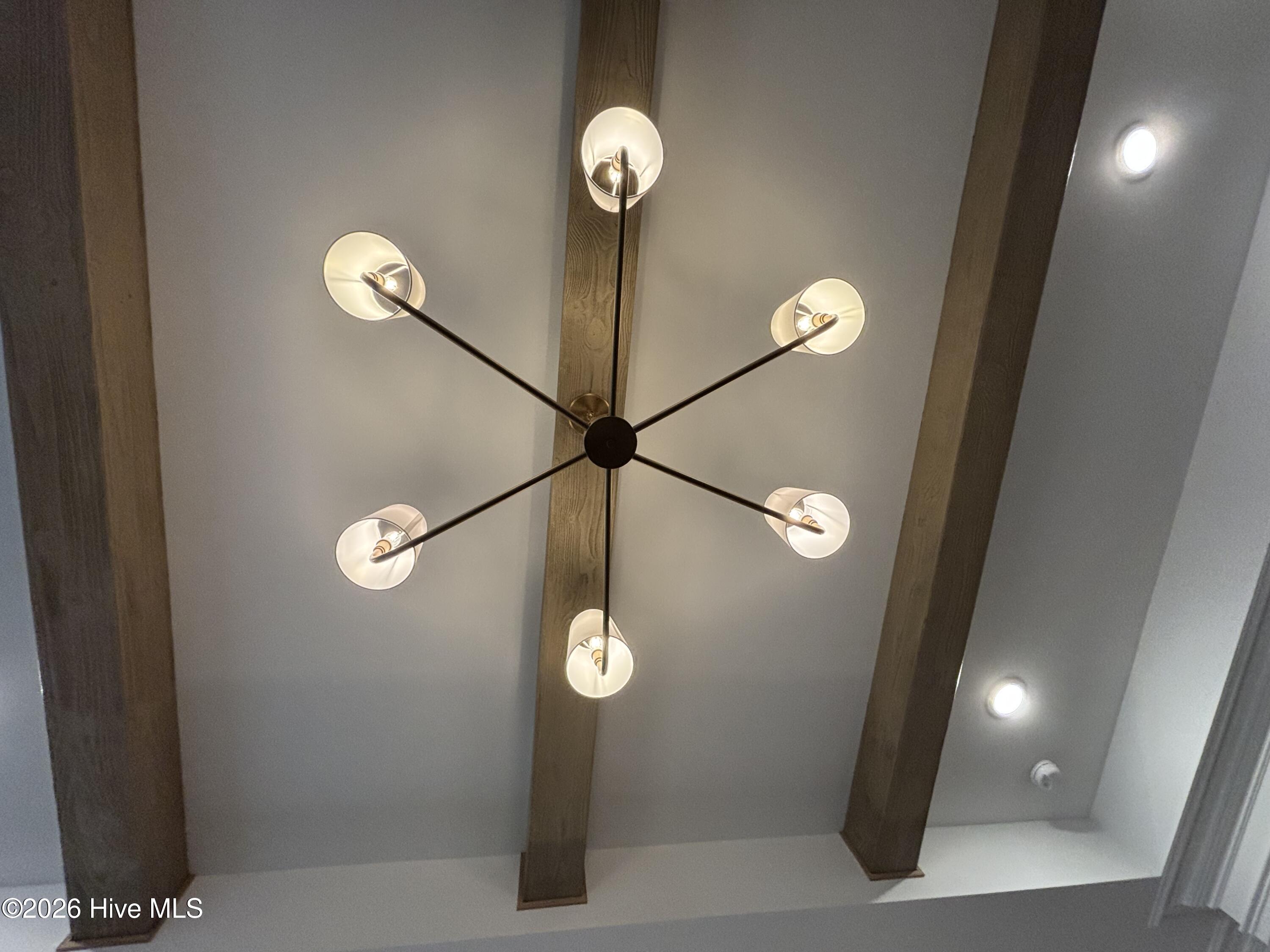 100516902 | Photo 136