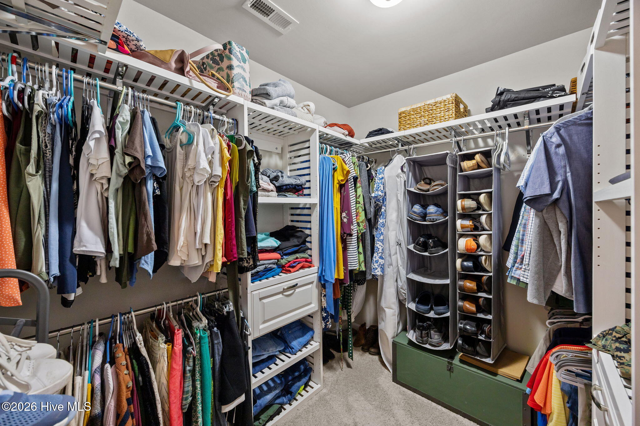 100557162 | Photo 22