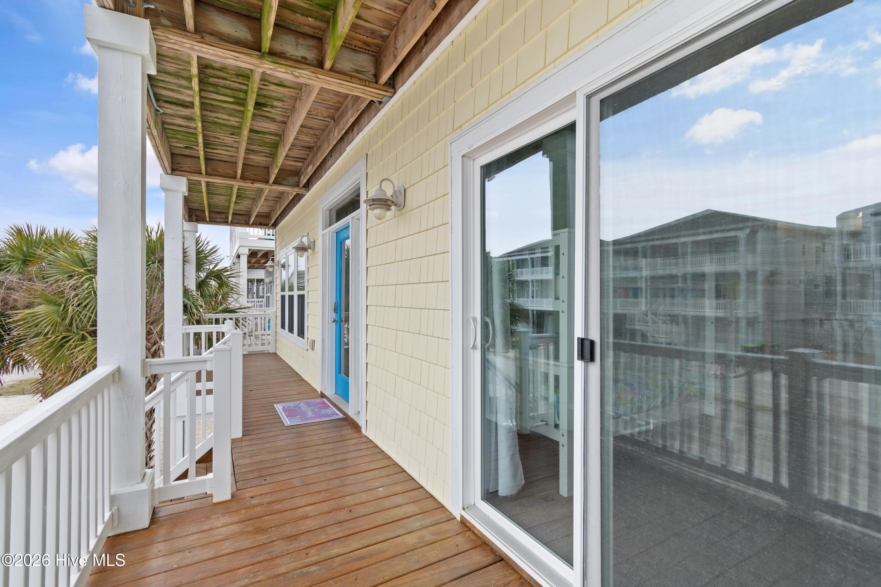 100555702 | Photo 64