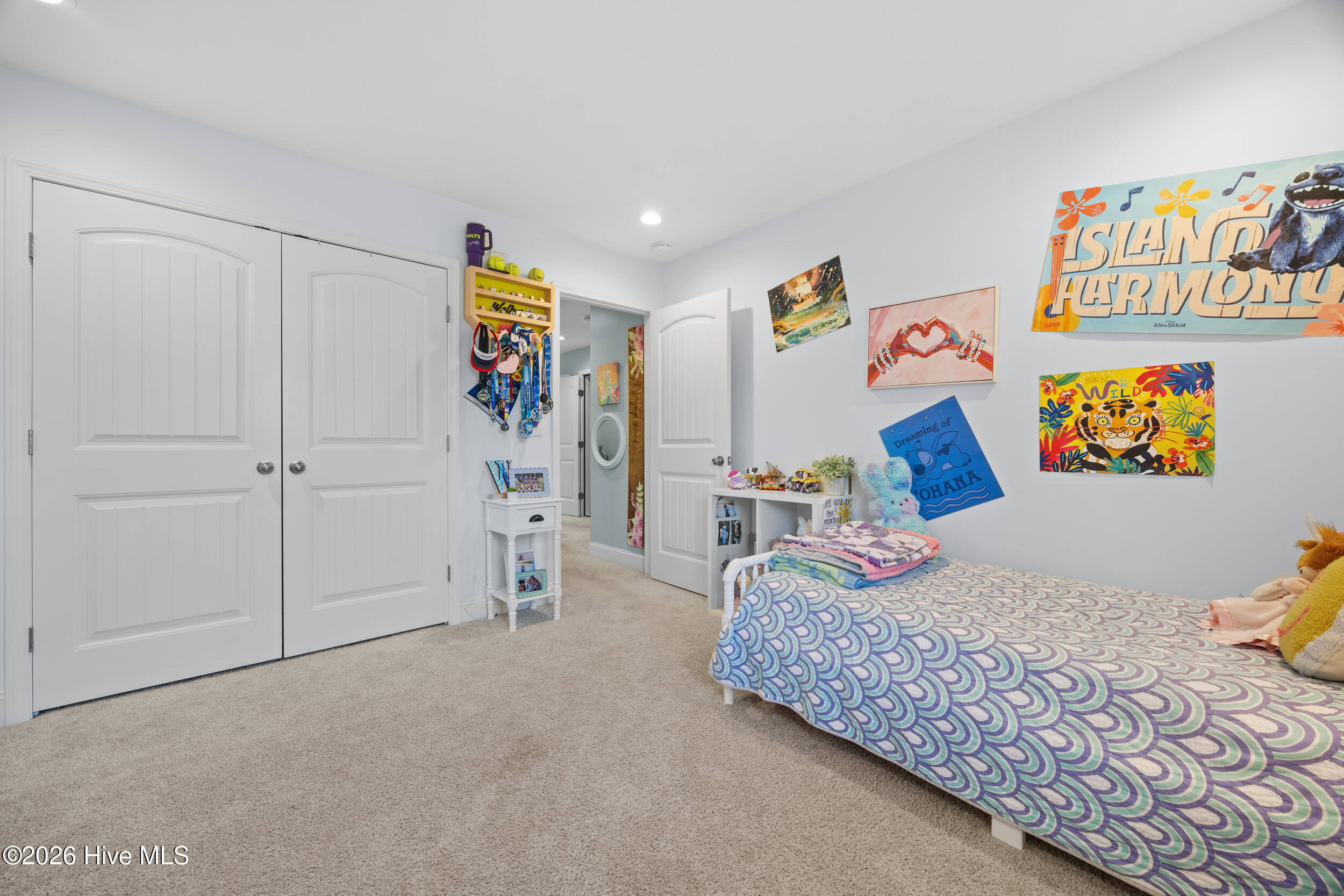 100566940 | Photo 47